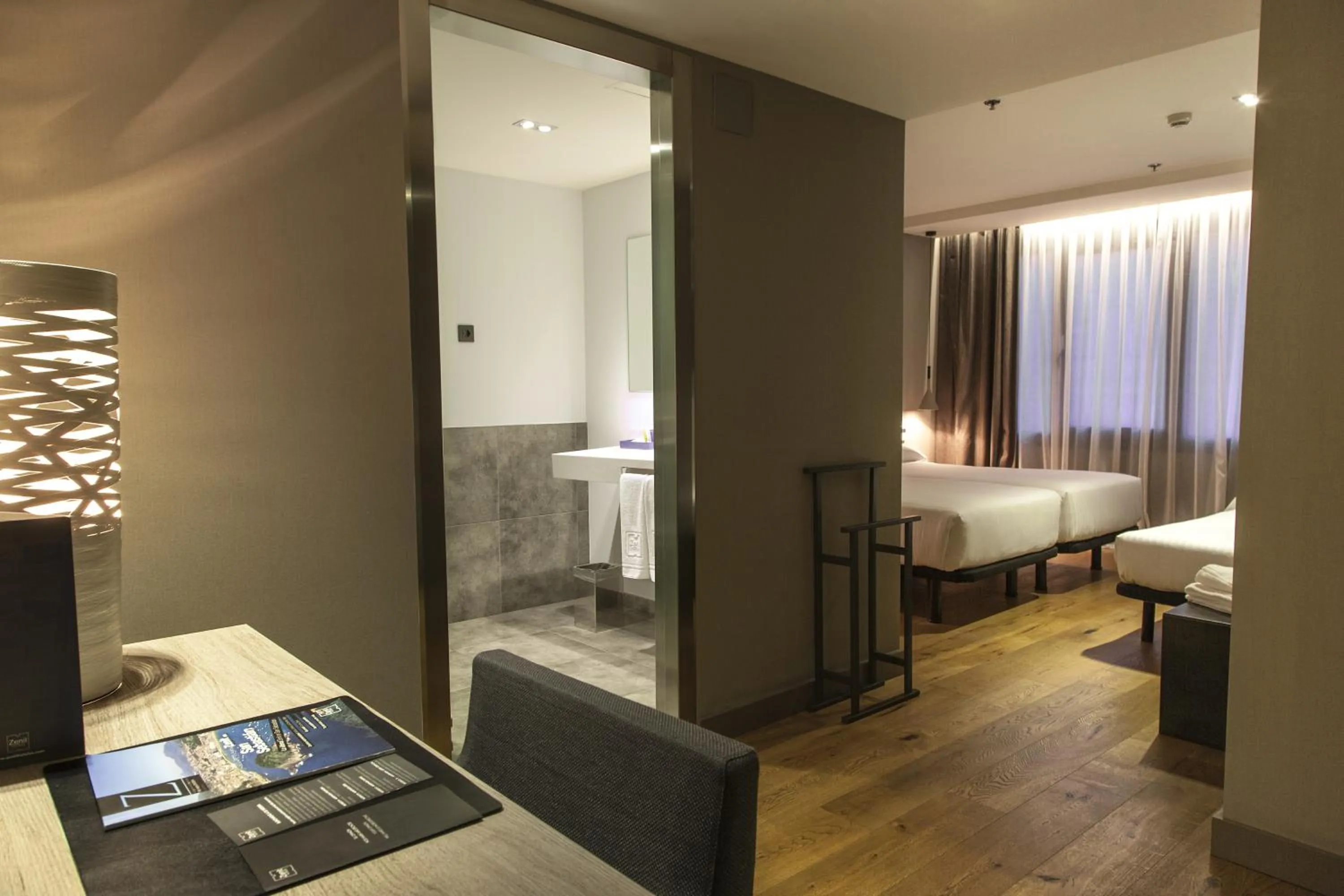 Double Room with Extra Bed in Zenit Vigo