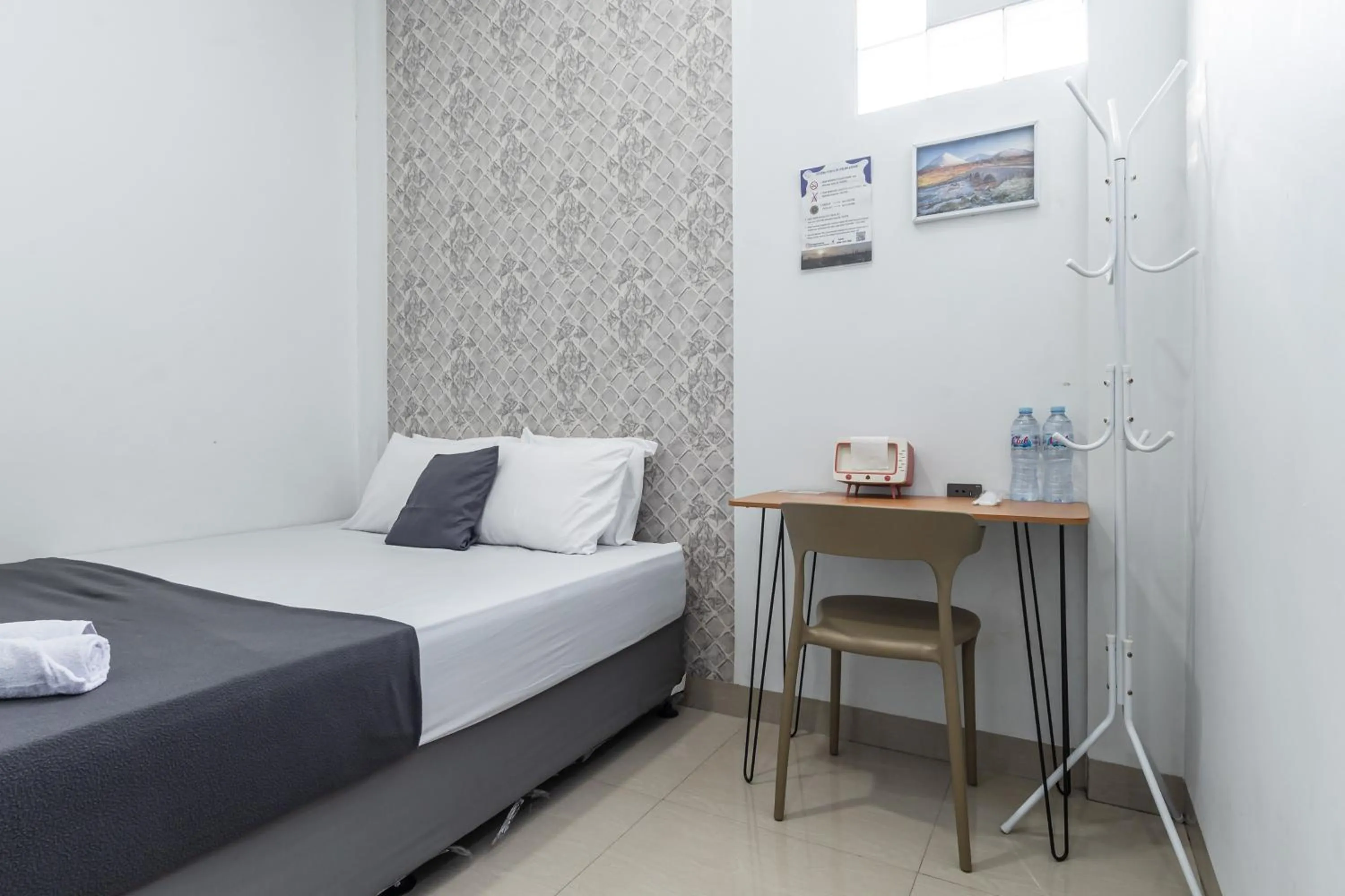 Superior Double Room in Monggo Mampir Tanjung Duren By Reccoma