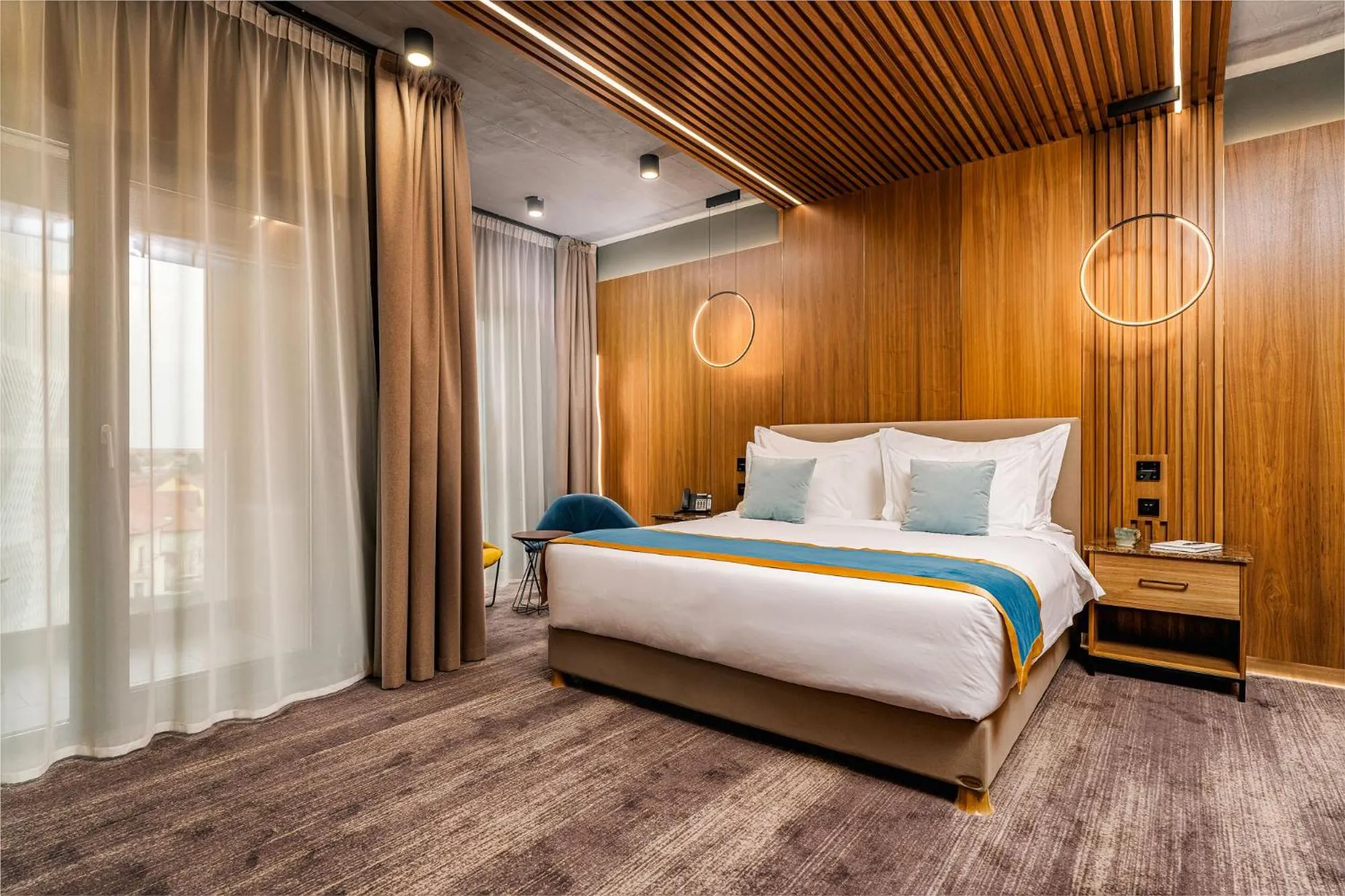 King Room with Balcony in Hotel Vibre