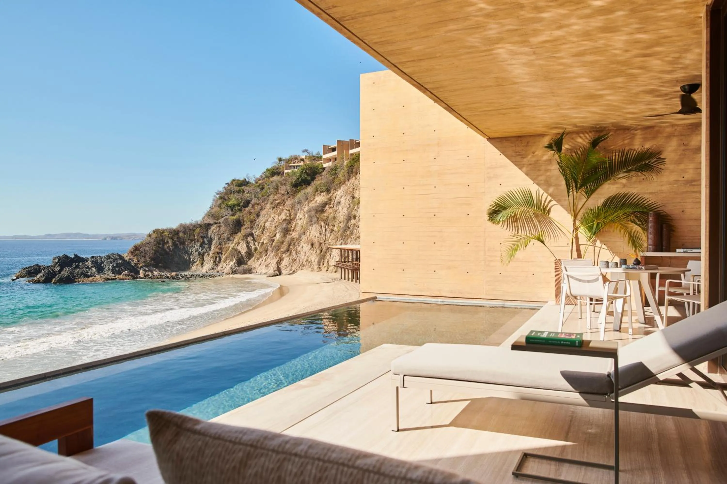 Beachfront Two-Bedroom Outer-Connected Suite With Infinity Pool in Four Seasons Resort Tamarindo, México