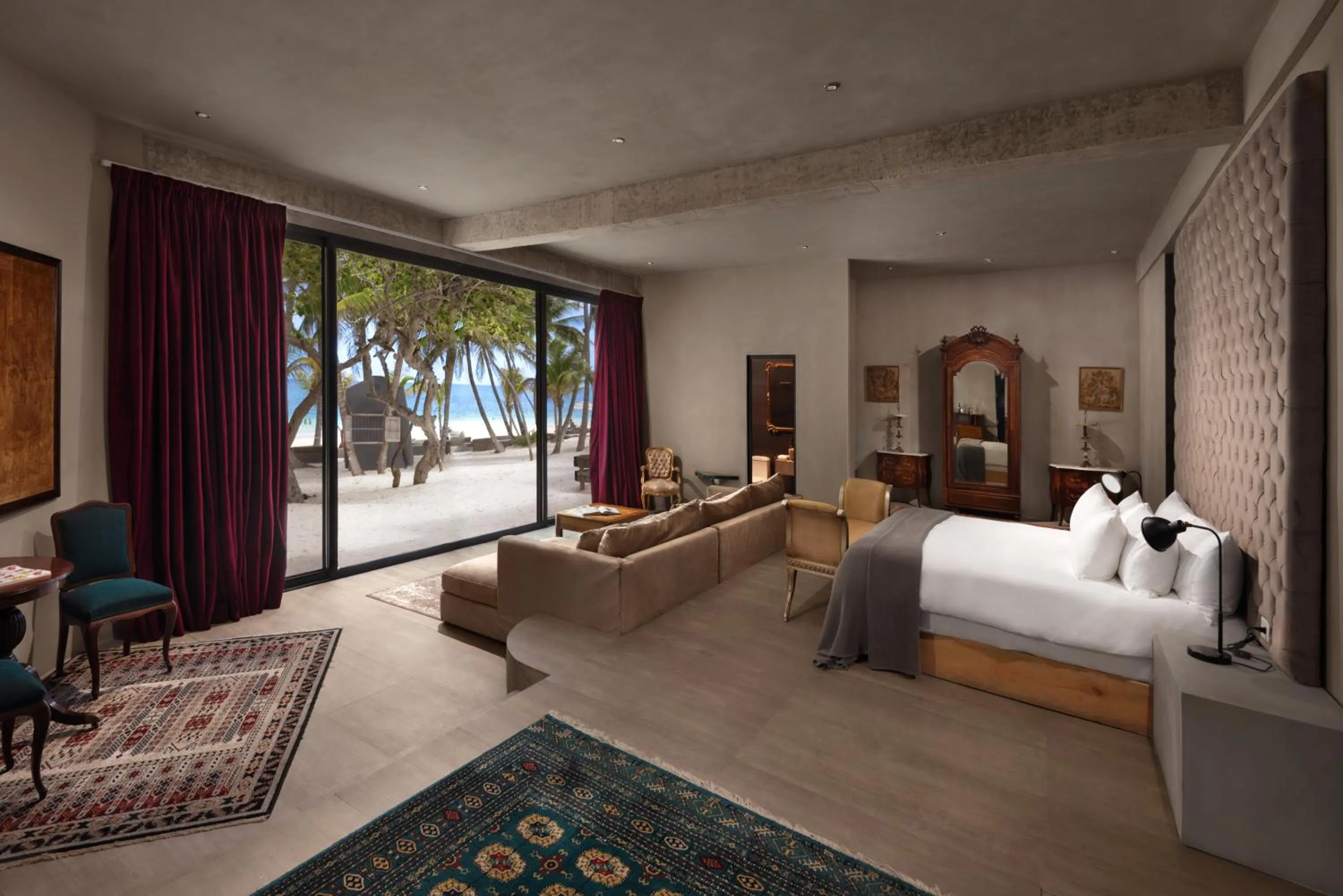Master Suite - Beach Front in Casa Malca