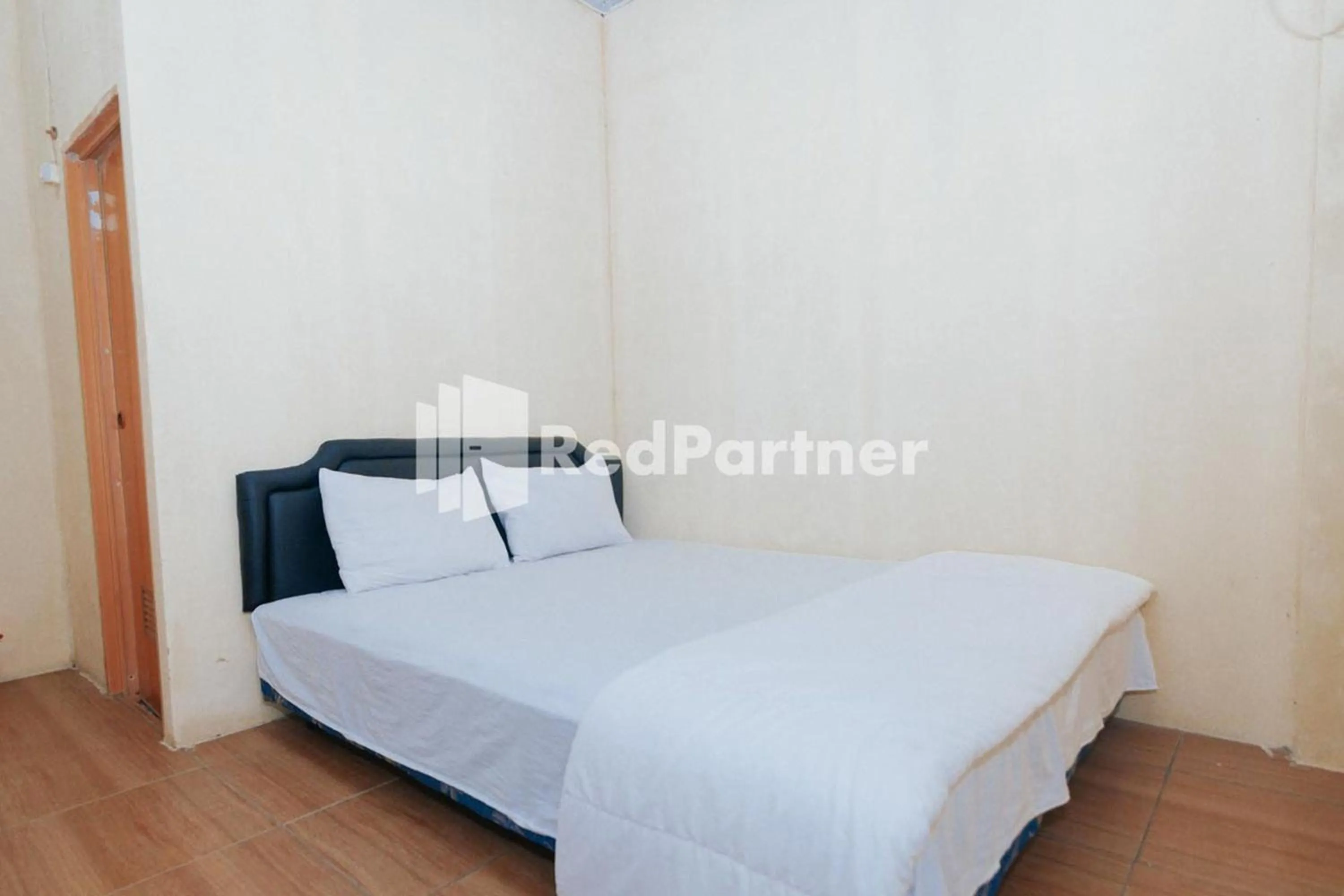 Standard Double Room in Pesona Endah Alam Hijau Wanayasa RedPartner