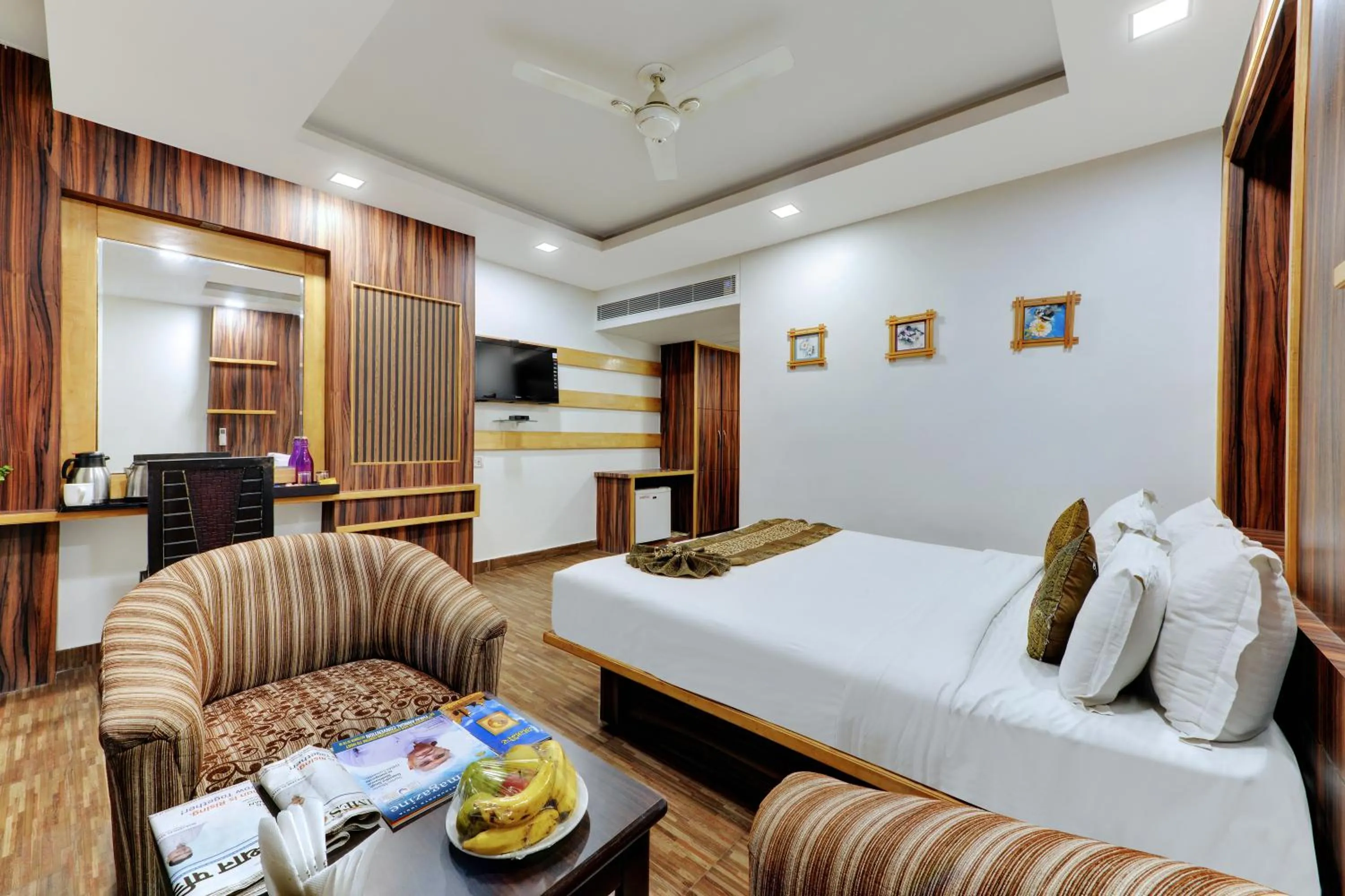 Deluxe Double Room in The Royal Melange Beacon