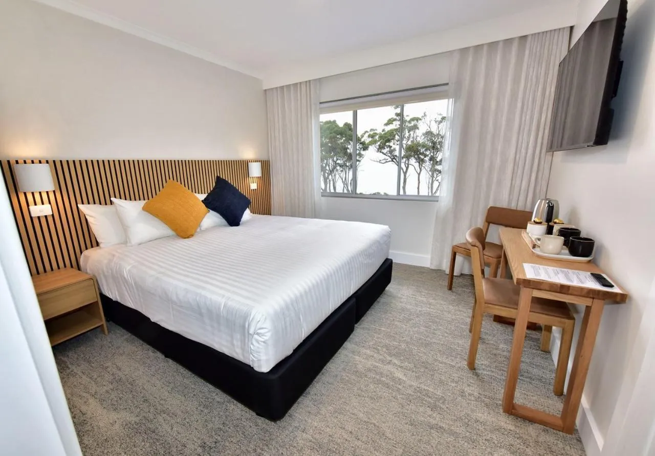 Superior Family Room with ocean view in Lufra Beachside Hotel