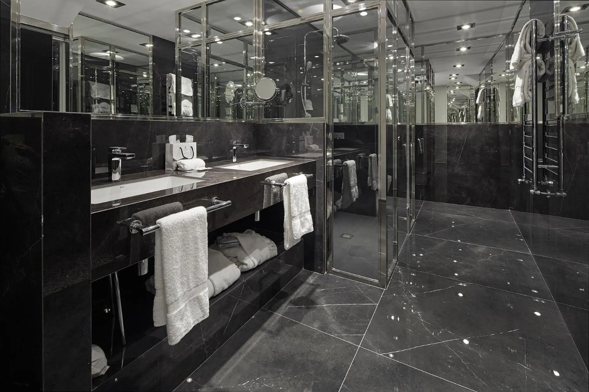 Grand City Room in Hotel de Londres y de Inglaterra