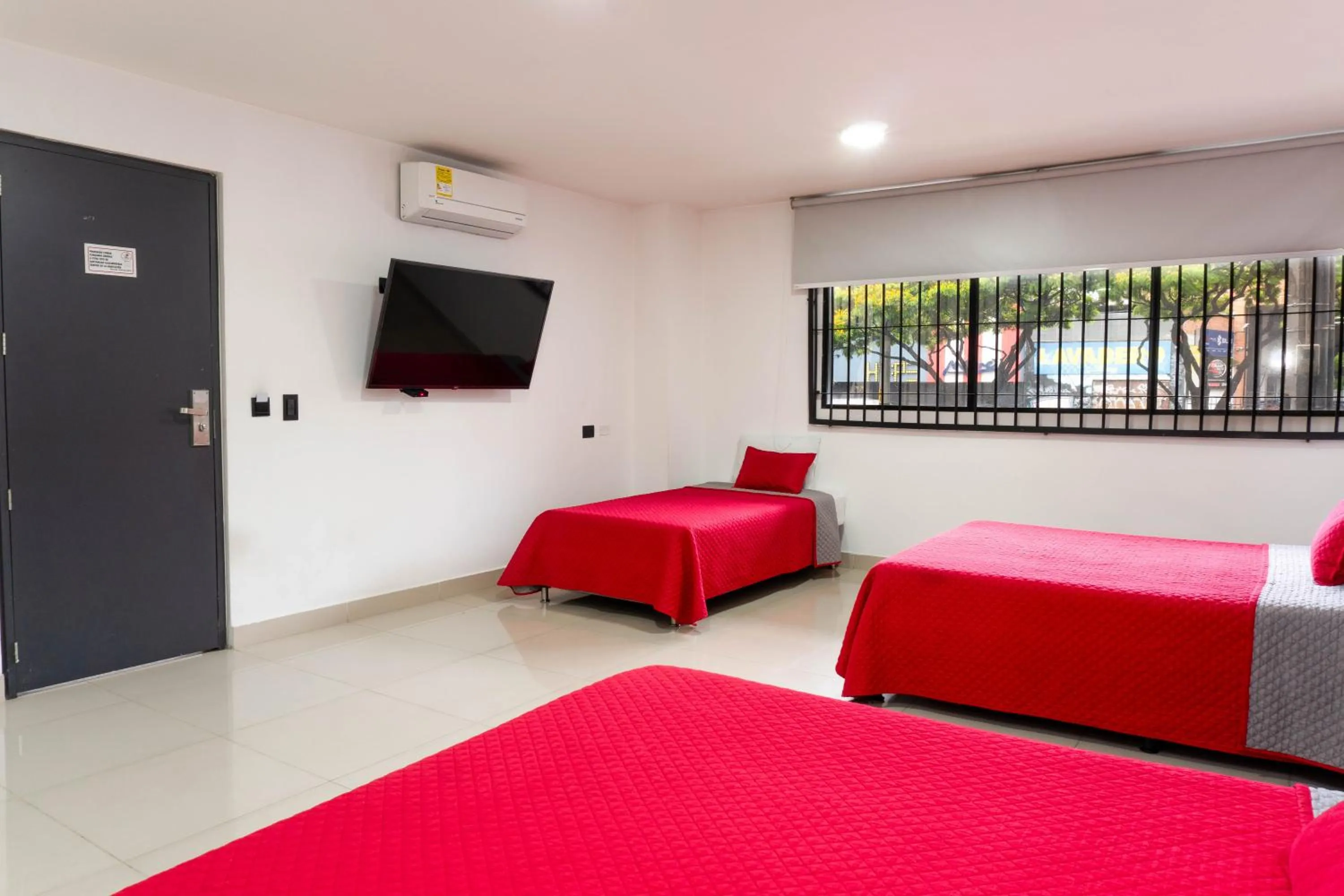 Standard Quadruple Room in Hotel Ofix