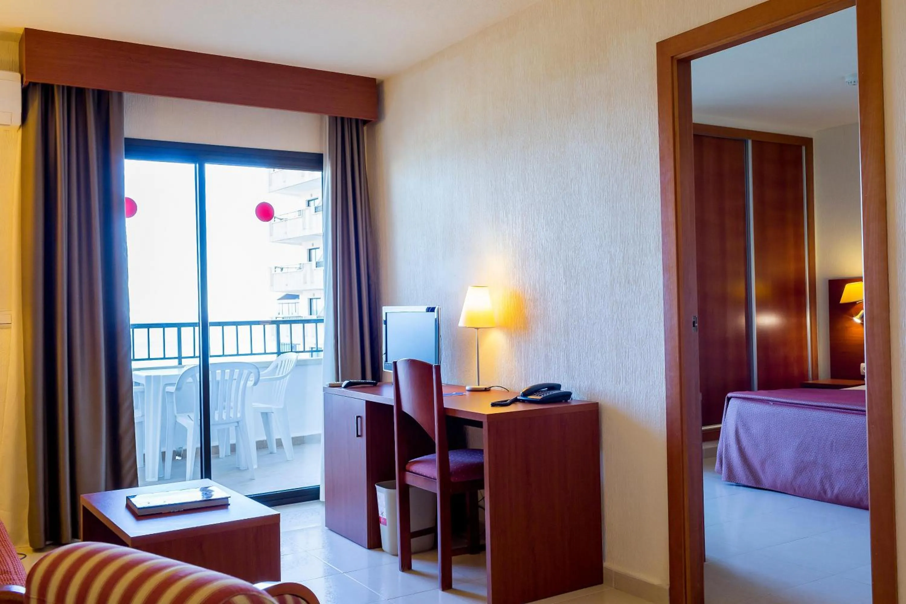 Twin Room with Sea View in Hotel Playas de Torrevieja