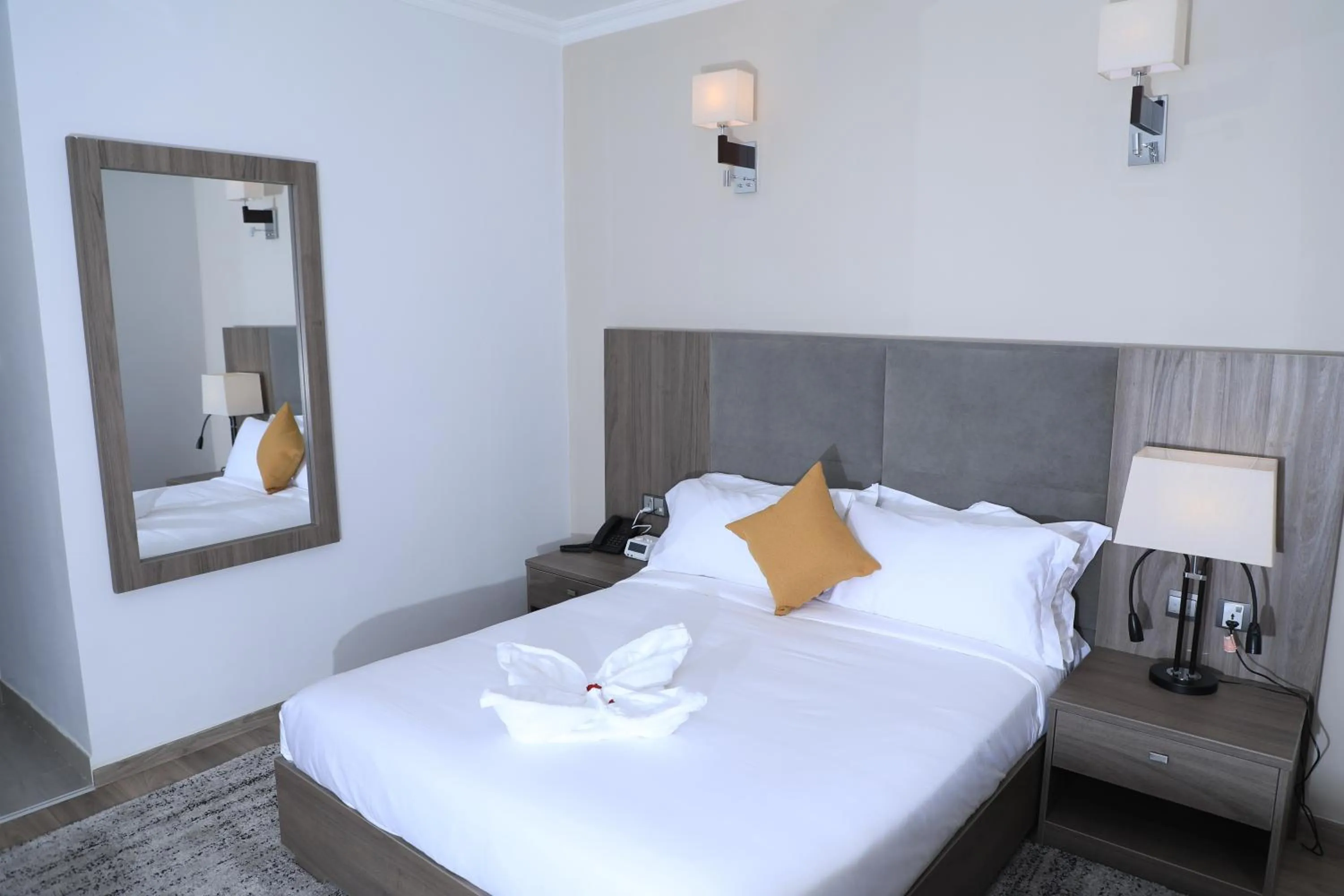 Standard King Room - single occupancy in TH BonRoyal Hotel