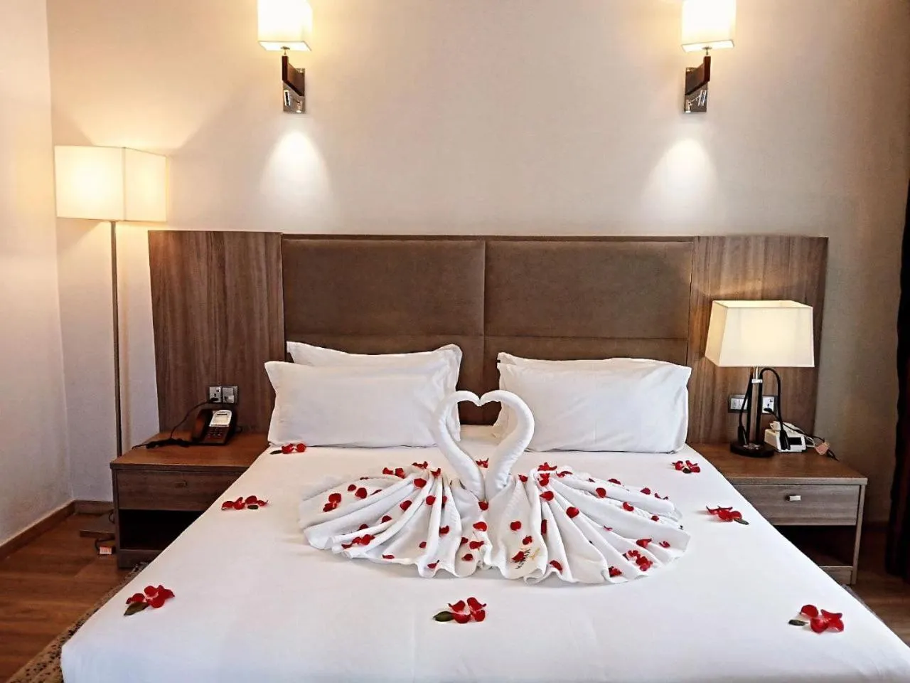 Deluxe King Room in TH BonRoyal Hotel