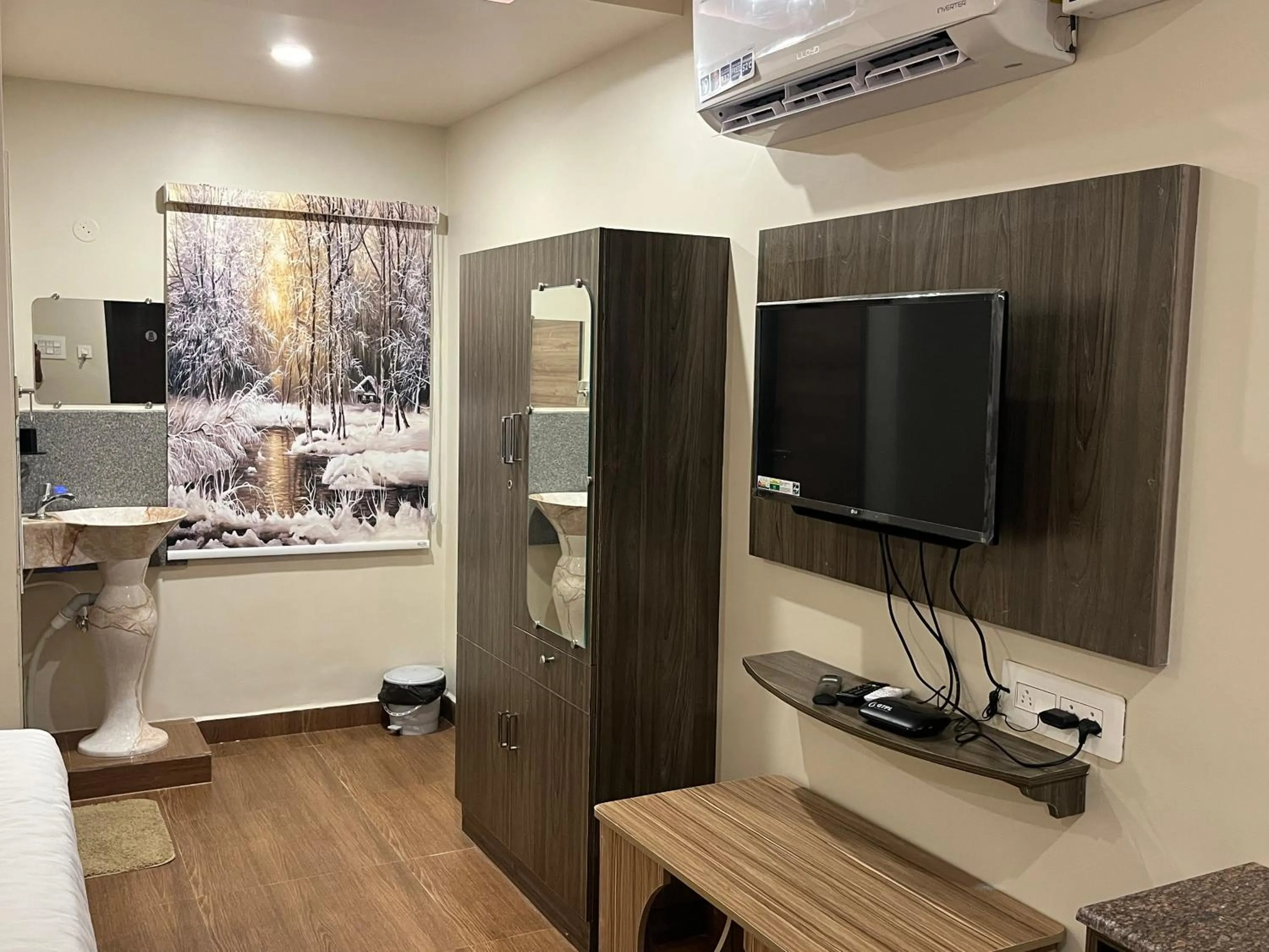 Standard King Room in DLR GRAND