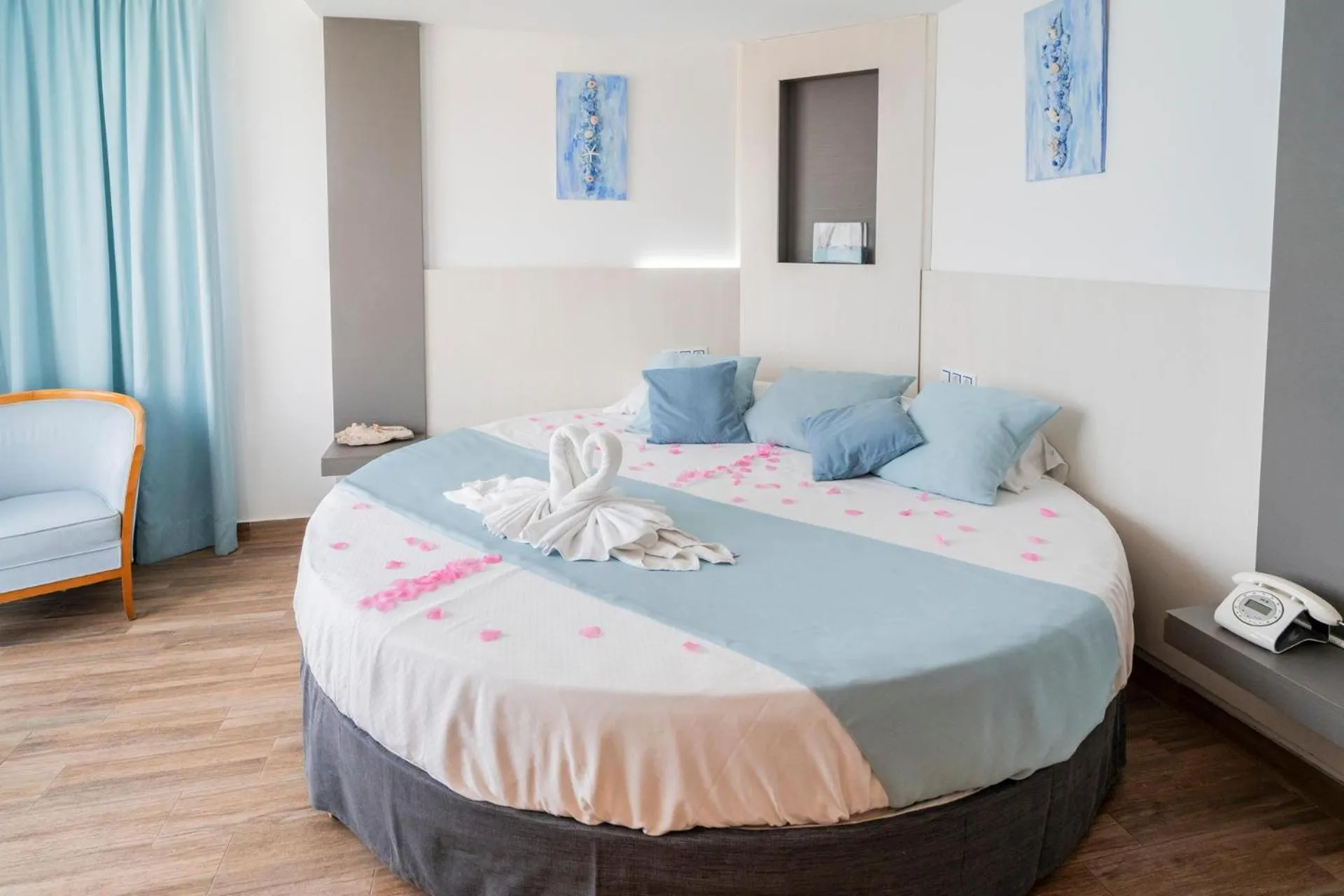 Junior Suite with Pool View in Hotel Amic Horizonte