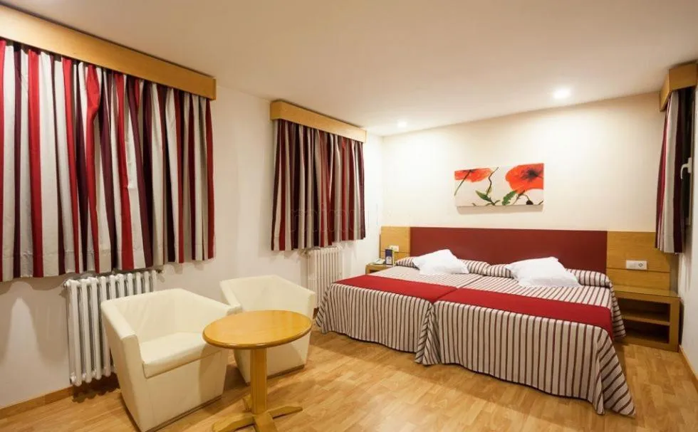 Family Room (2 Adults + 2 Children up to 14 years) in Hotel Amic Colon