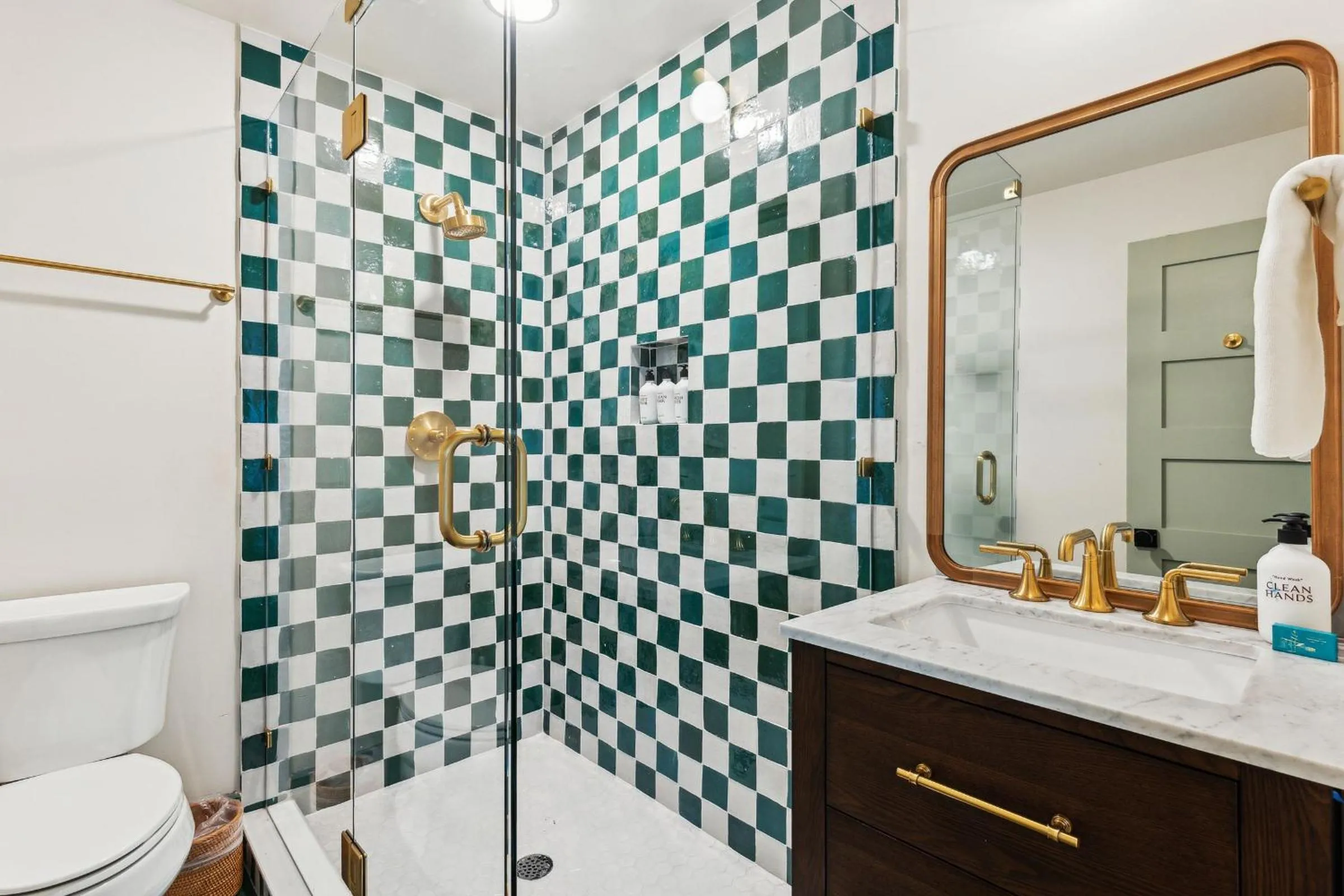 Two-Bedroom House in The Starlight Motor Inn