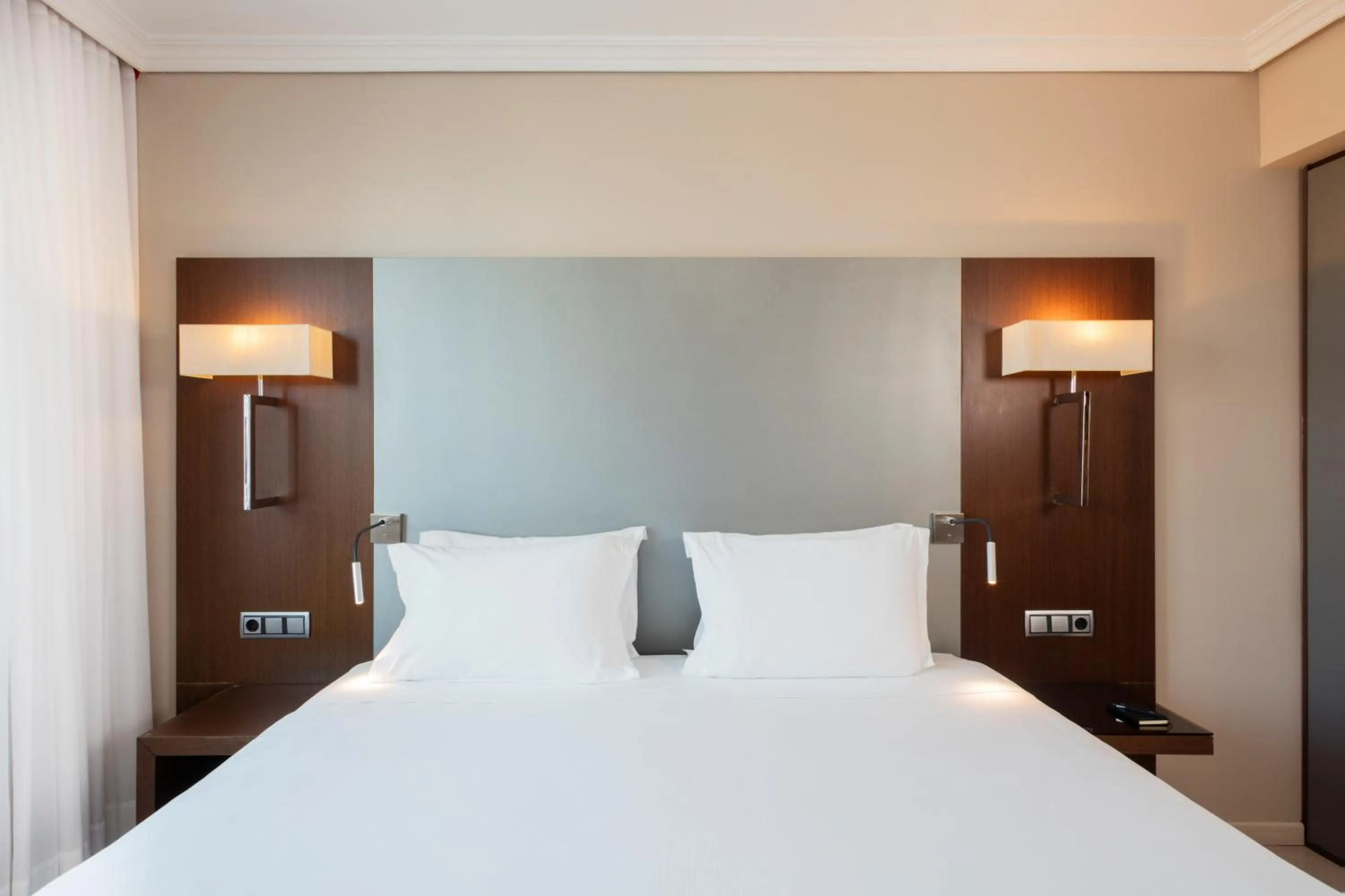 Classic Double or Twin Room in H10 Itaca