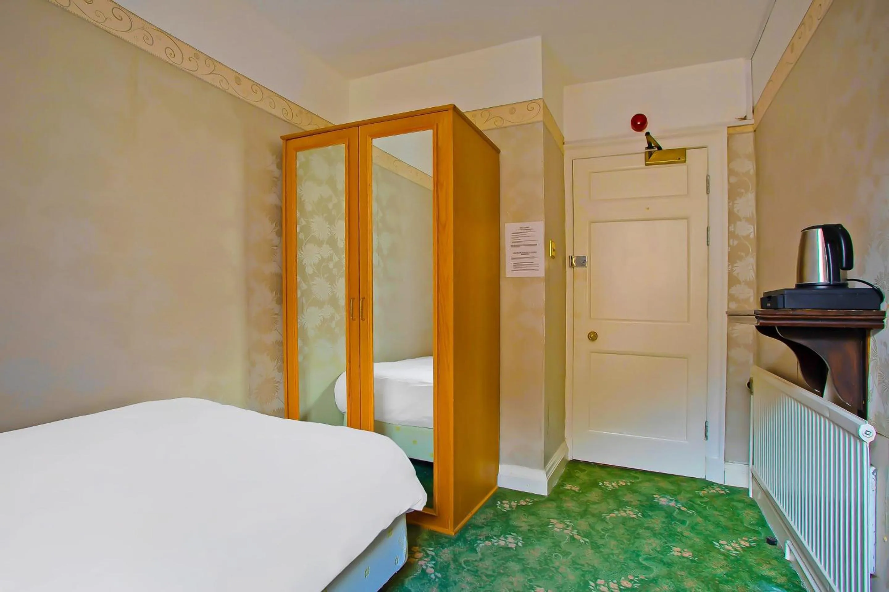 Standard Single Room in Great White Horse Hotel