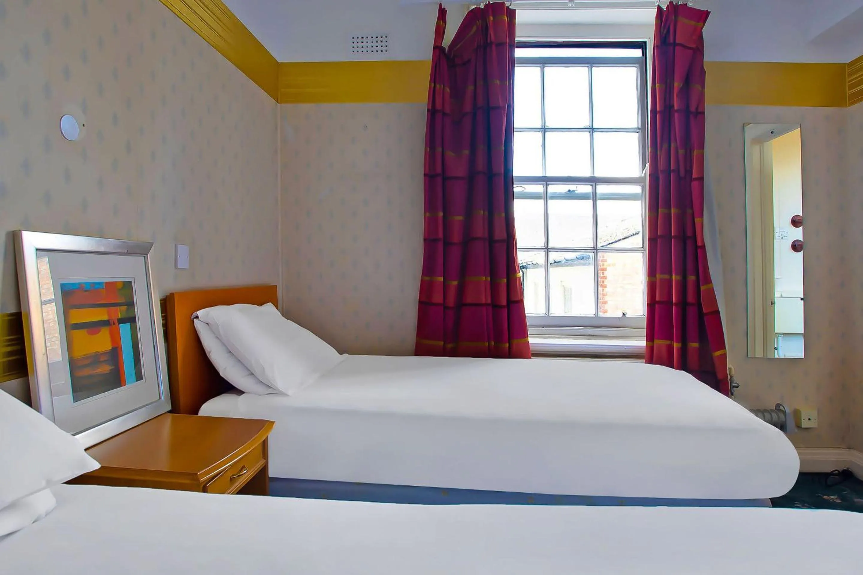 Standard Twin Room in Great White Horse Hotel