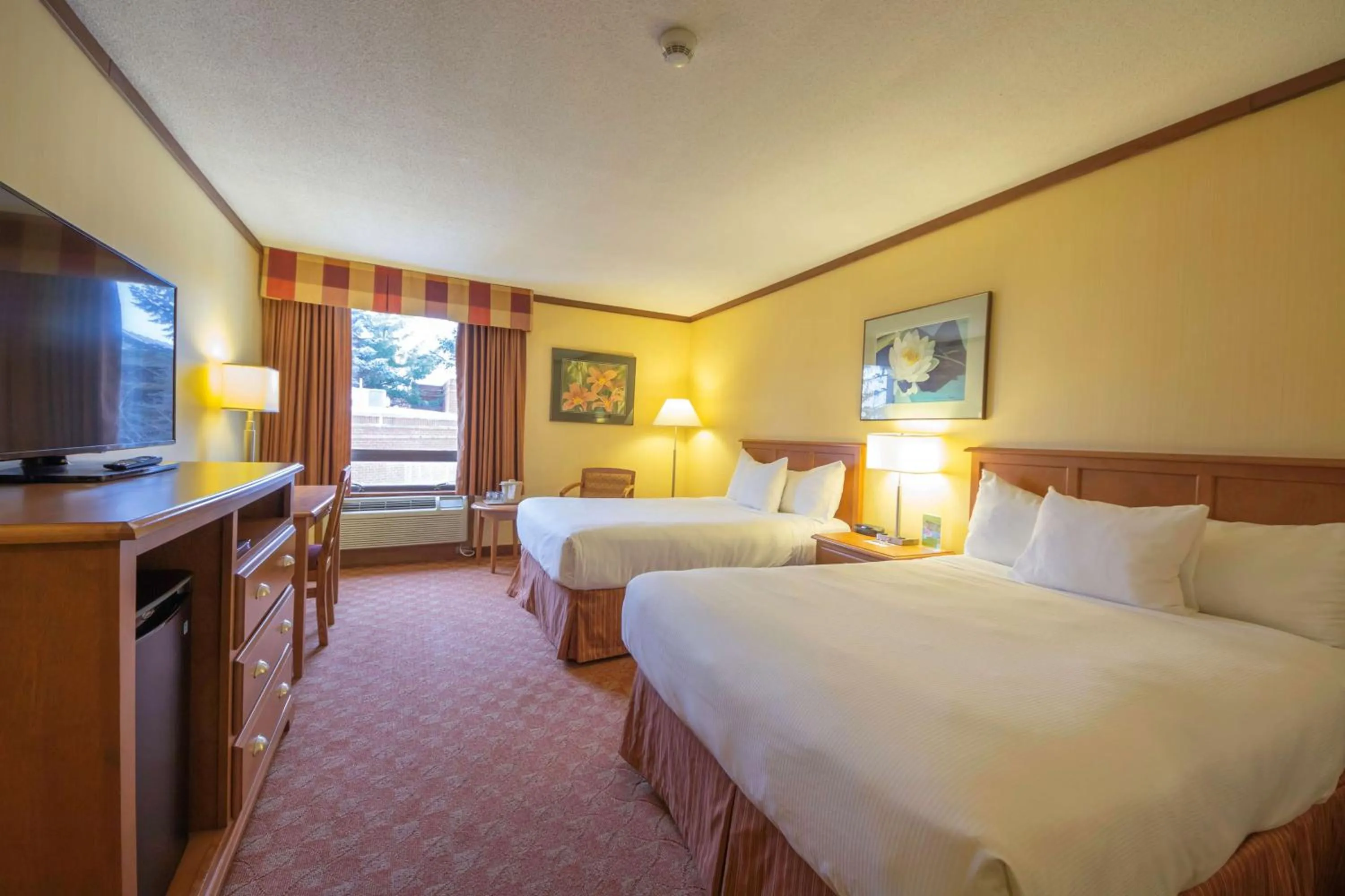 Double Room with Two Double Beds - Non-Smoking in The Water Tower Inn - BW Premier Collection