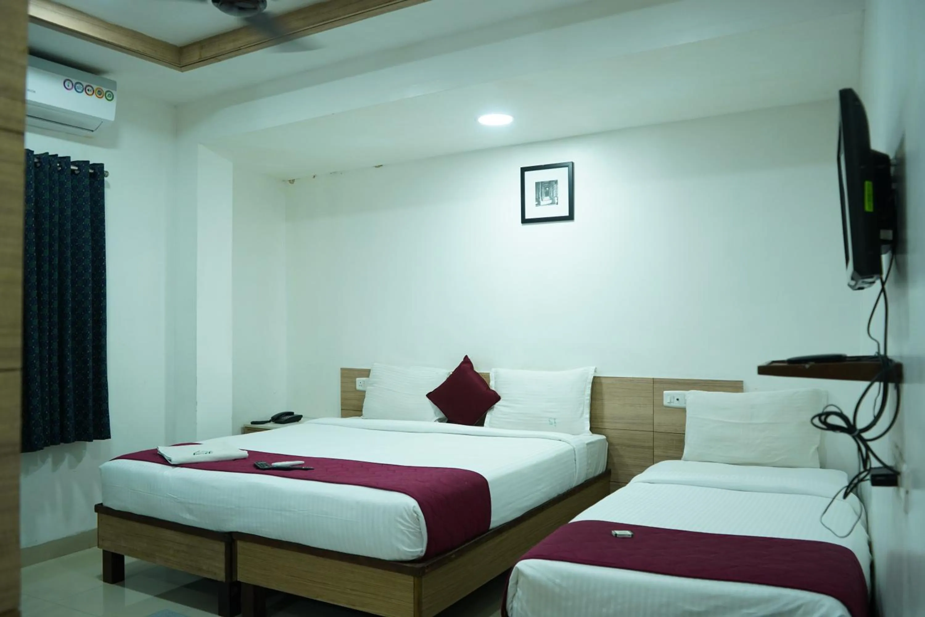 Standard Queen Room in i5 Hotel