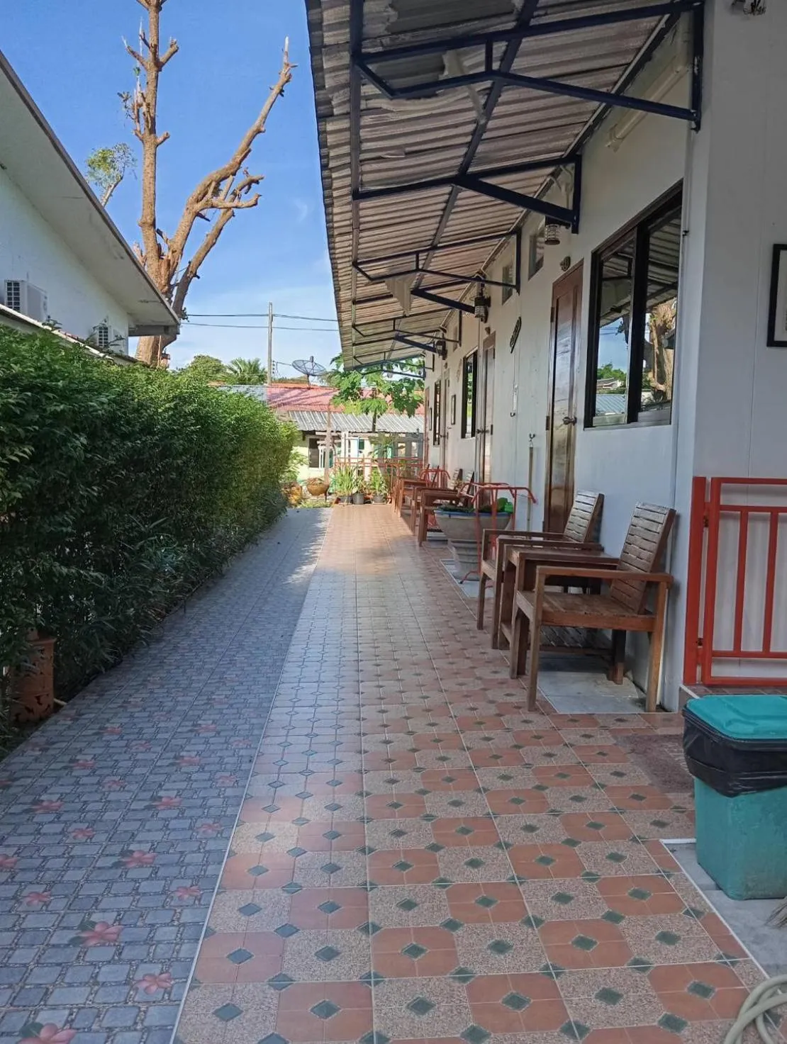 Single Room with Private Bathroom - Fan in Runa Runa The Best Samed Island