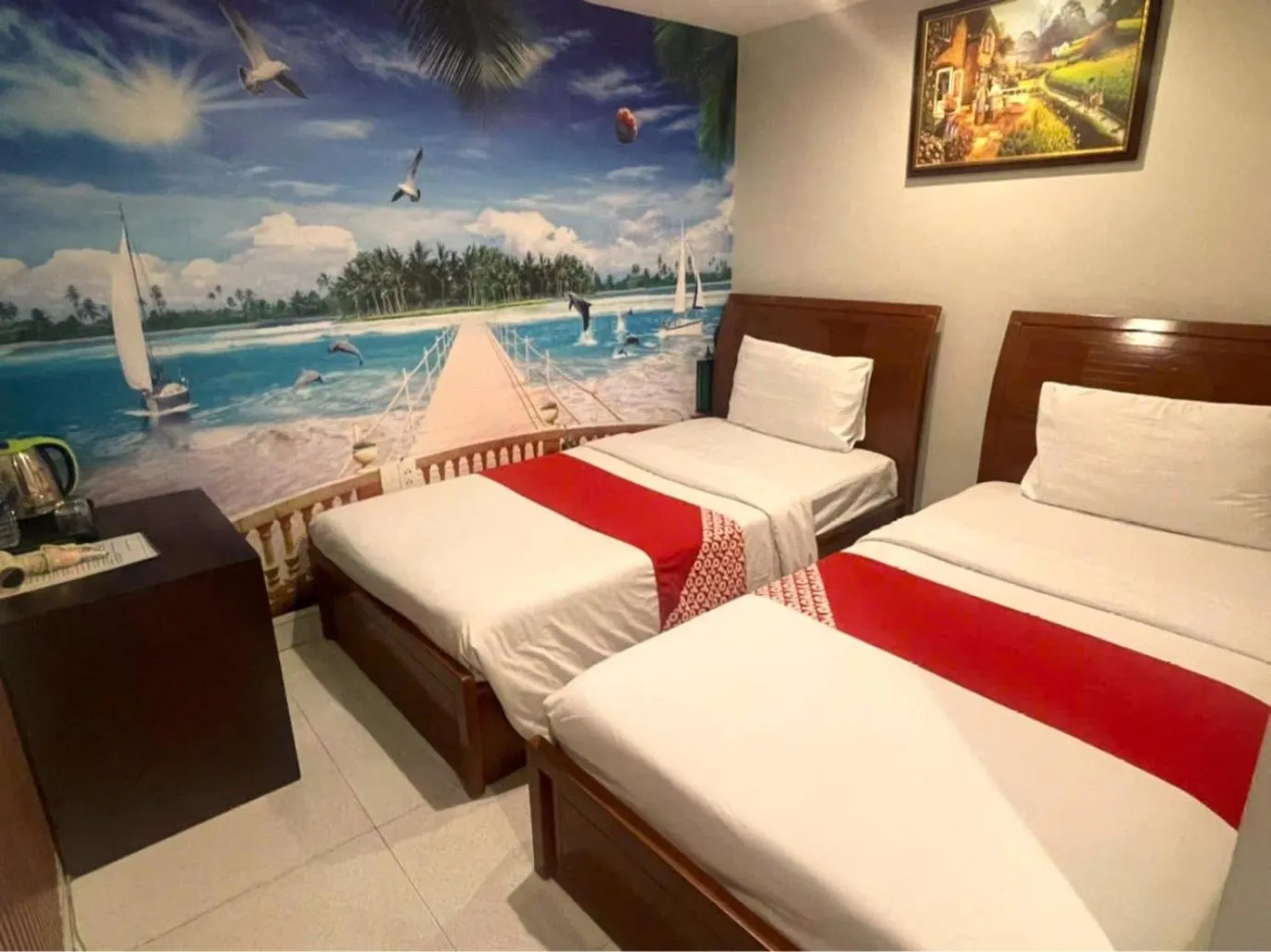 Twin Room with Bathroom in Nu Hotel - 18 Bui Vien Walkstreet