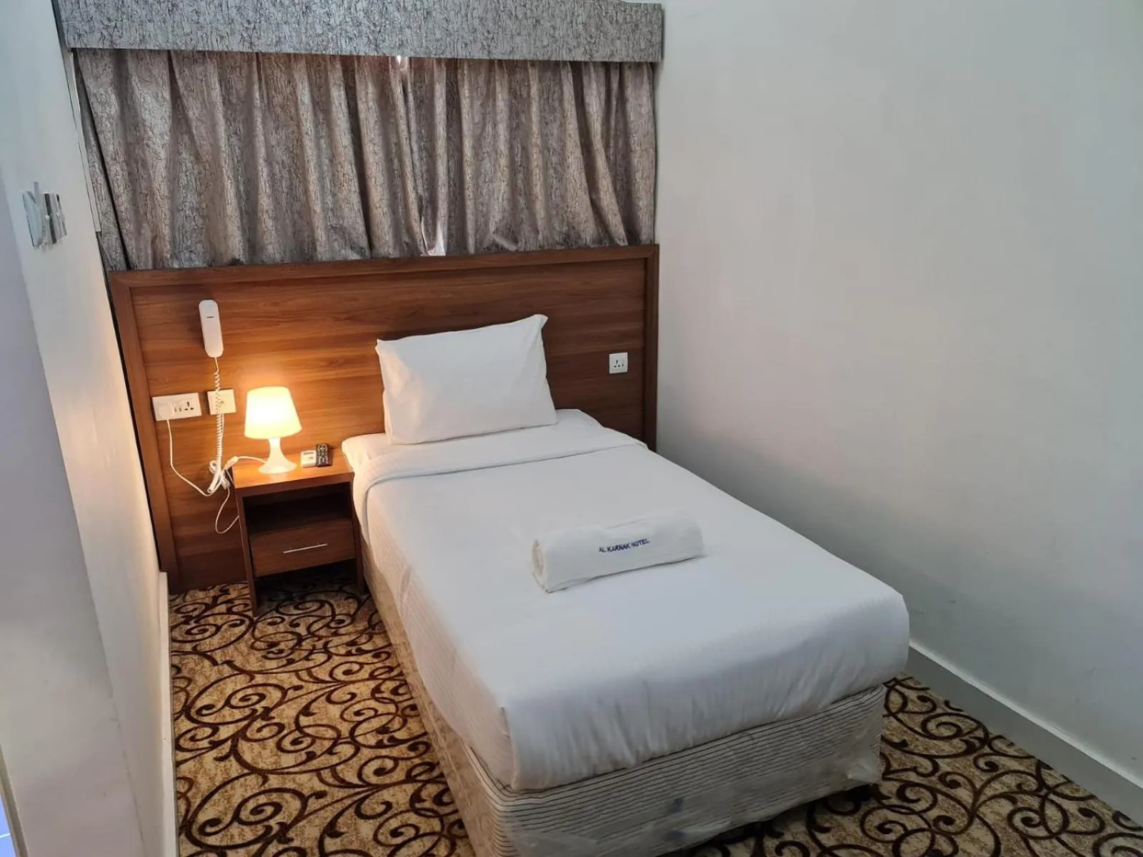 Single Room in AL KARNAK HOTEL - BRANCH
