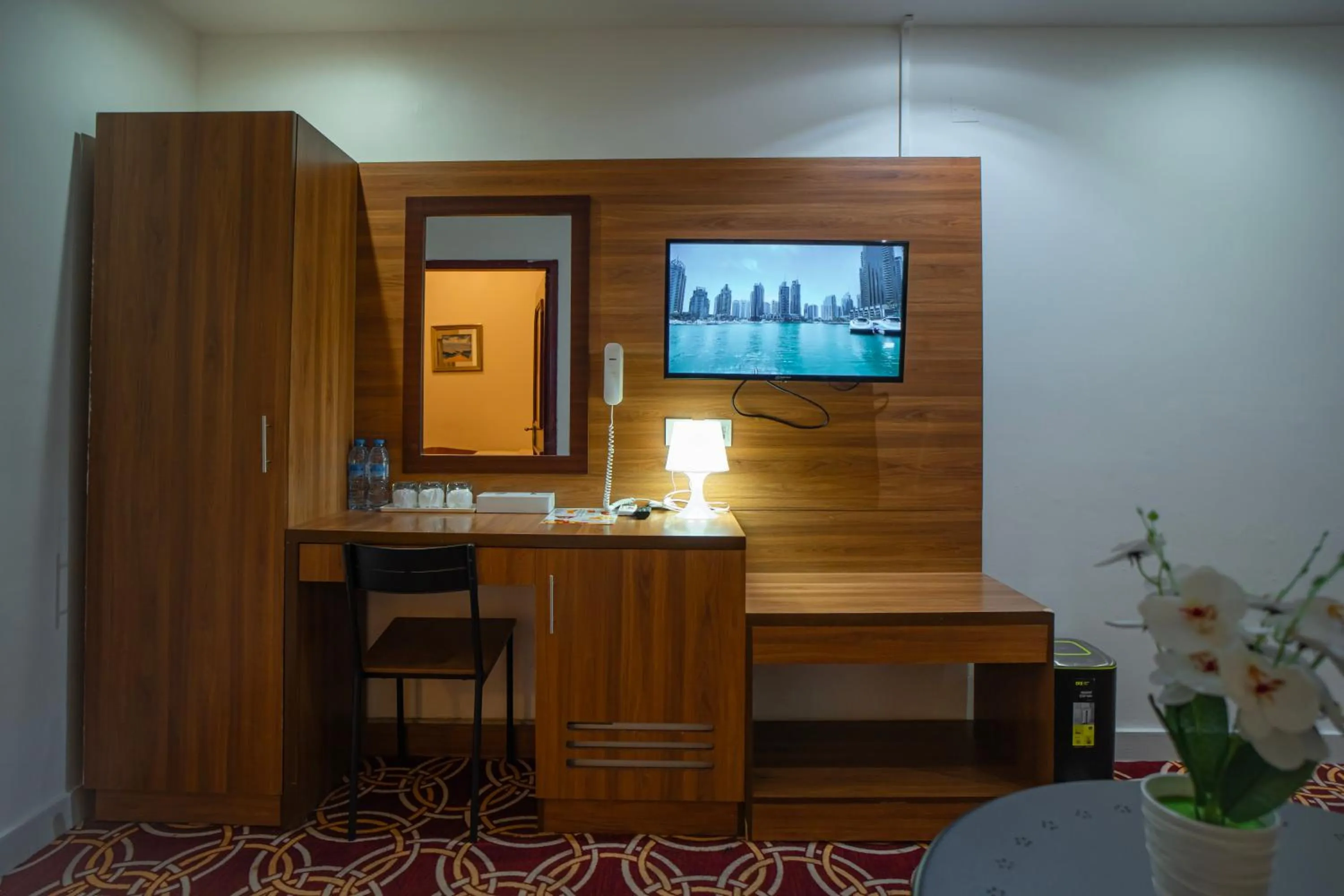 Deluxe Twin Room in AL KARNAK HOTEL - BRANCH