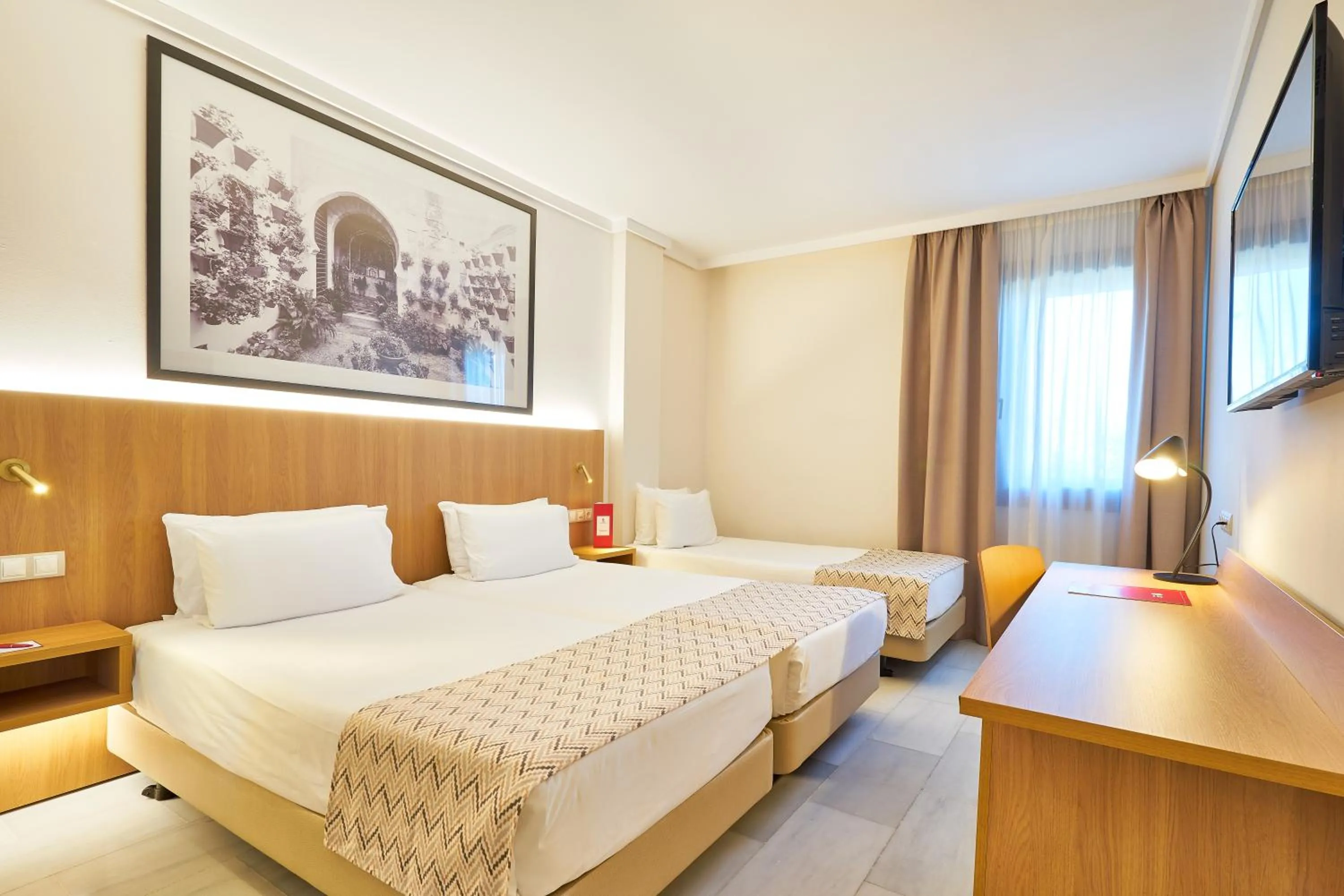 Double Room with Extra Bed in Exe Ciudad de Córdoba