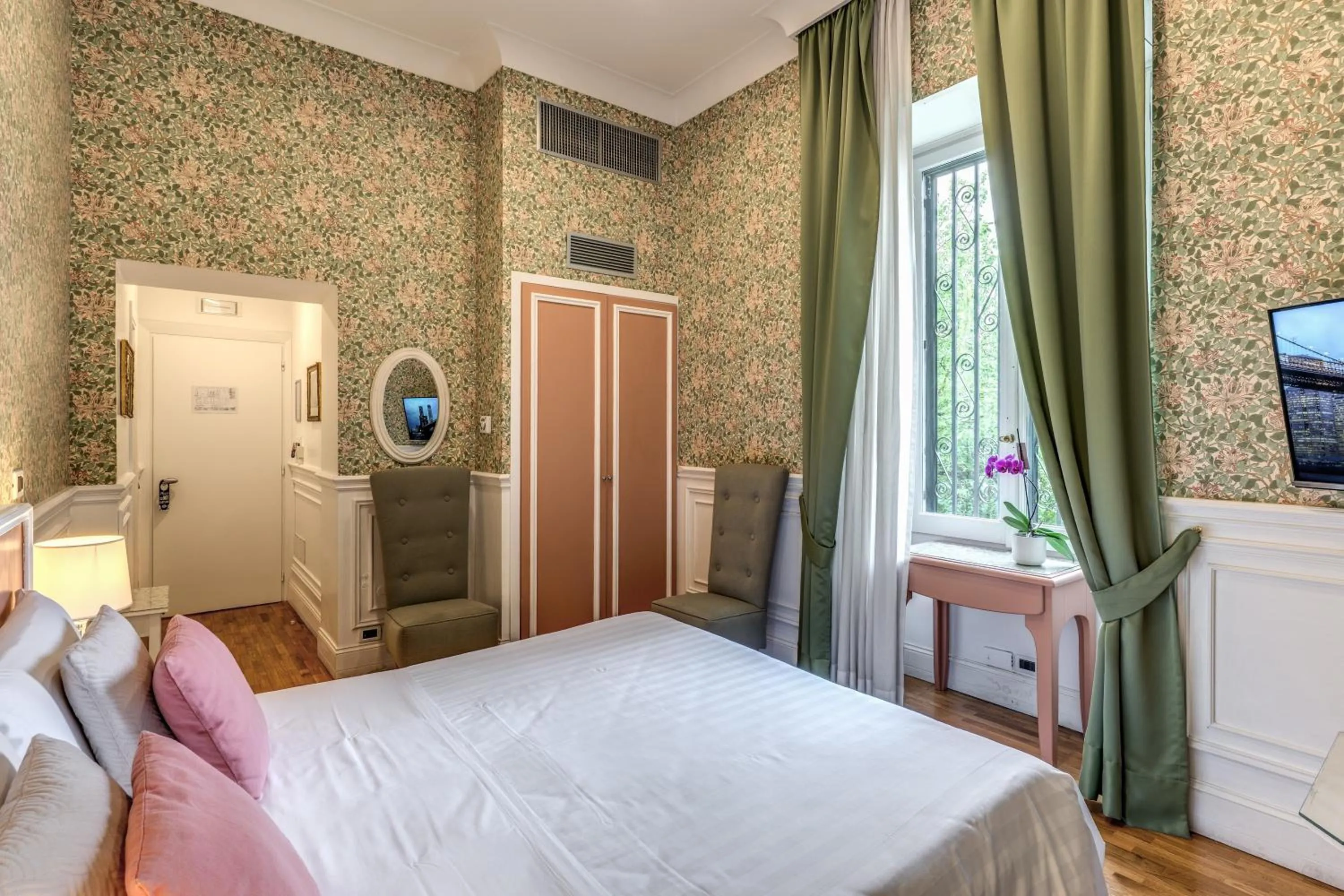 King Room with Garden View in Mangili Garden Hotel