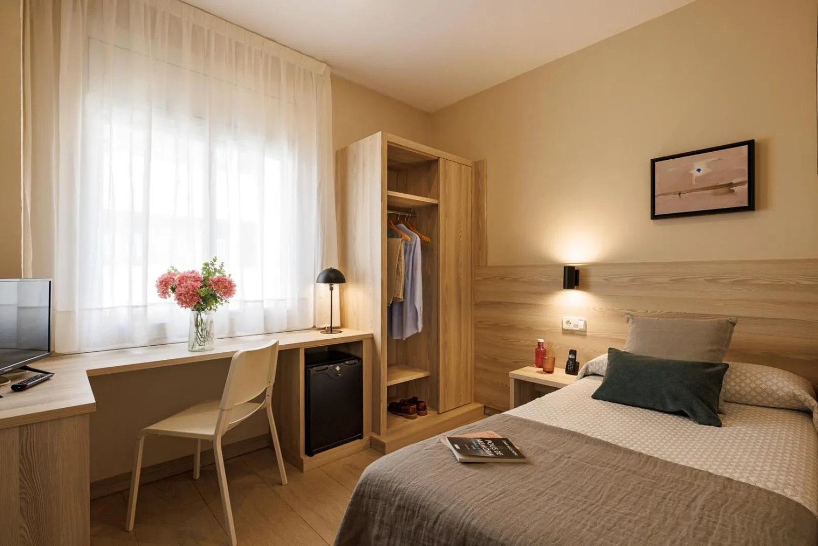 Single Room in Bonanova Park