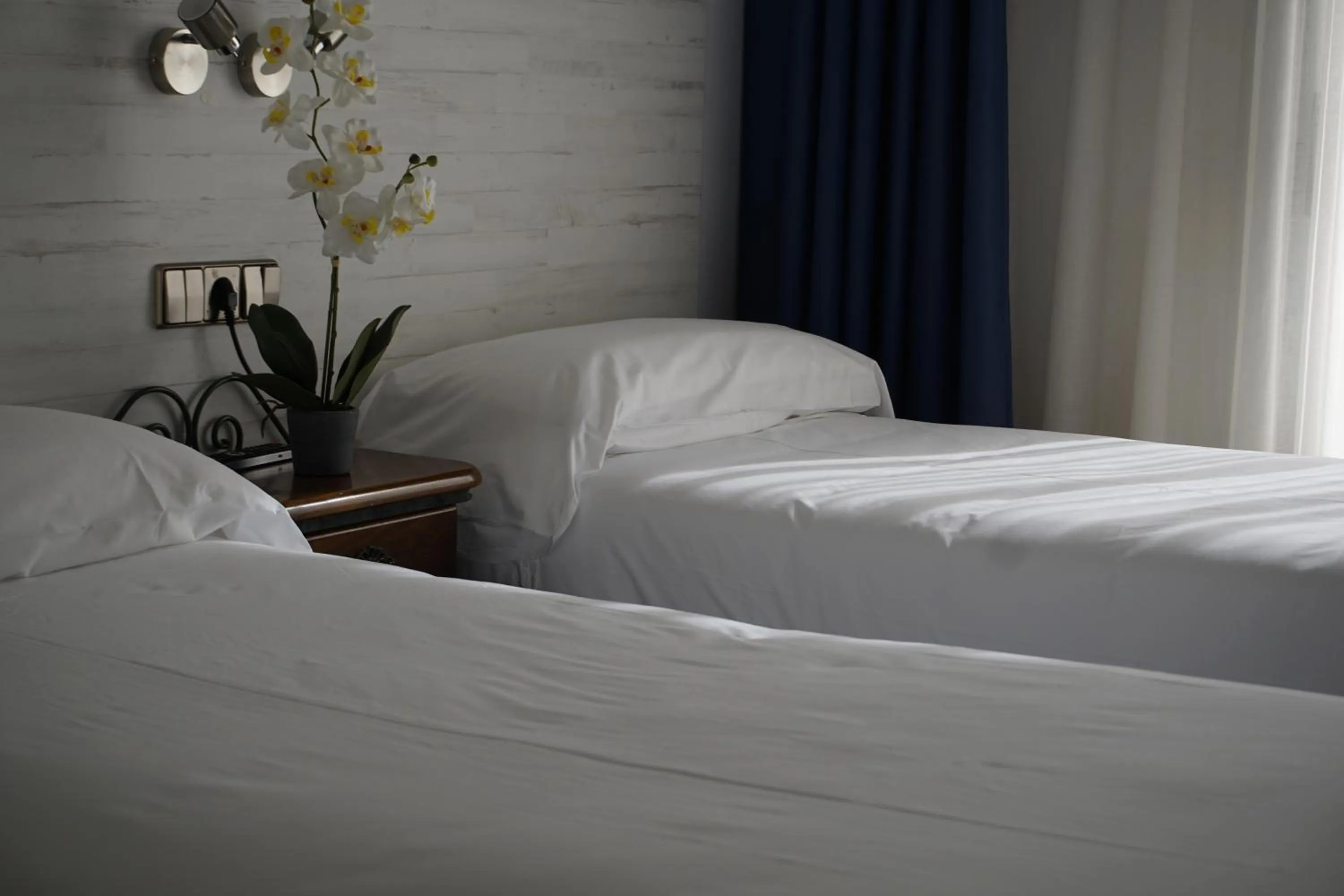 One-Bedroom Apartment with Marina Views (3 Adults) in Hotel Port Sitges