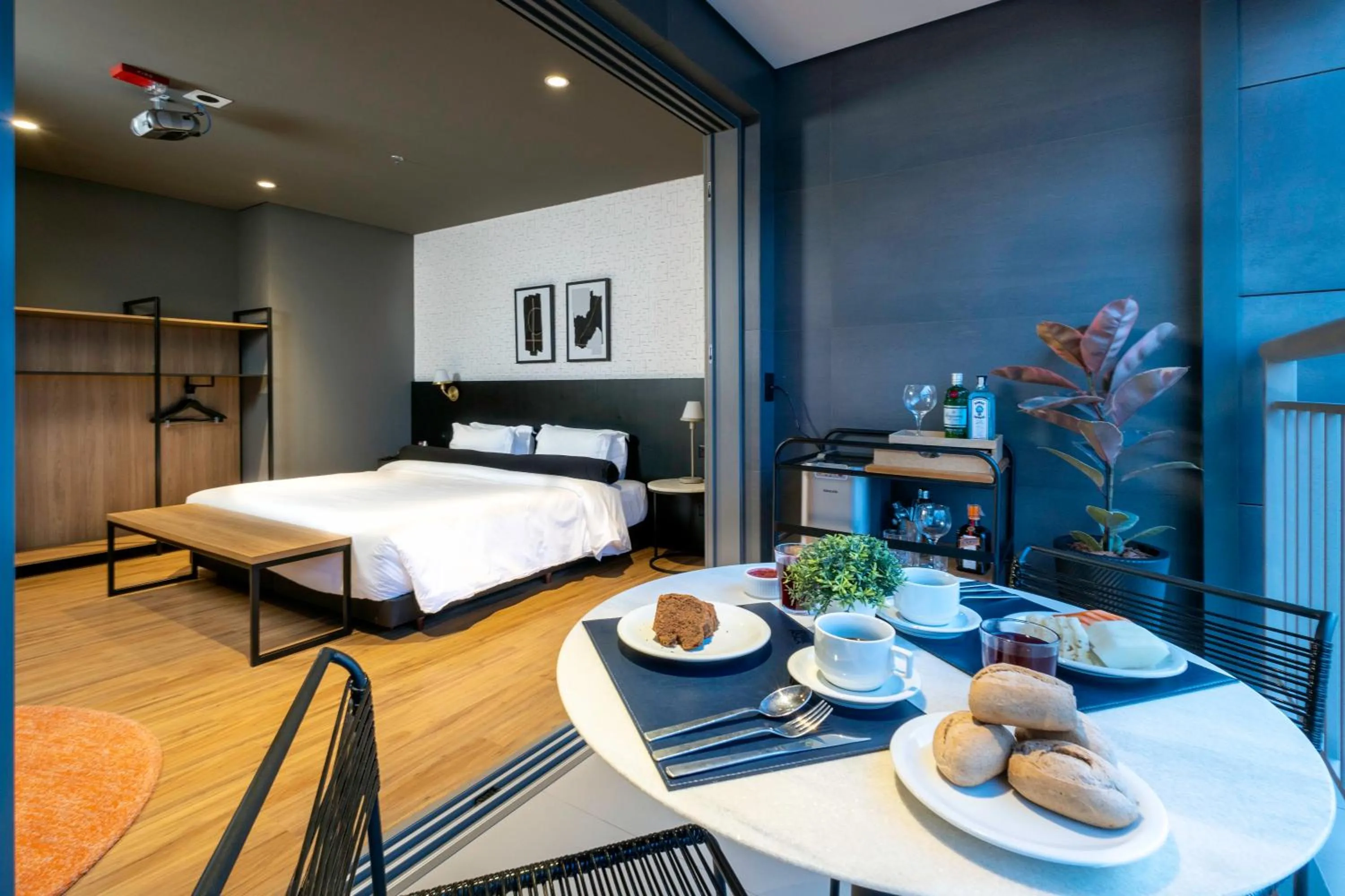 Smart Cine Room - single occupancy - 1 King Size Bed in Intercity Tatuapé