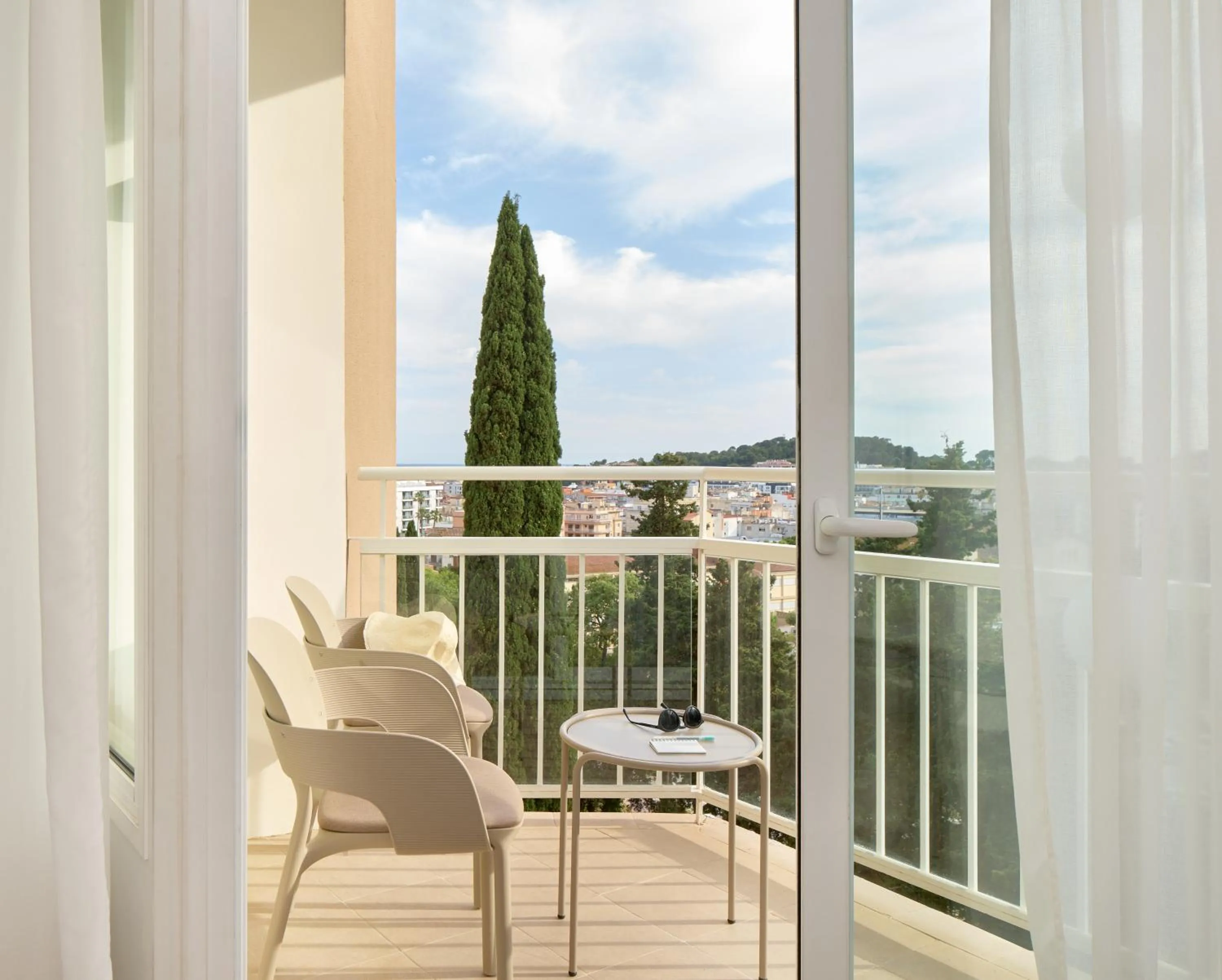 Deluxe Room Garden View in Meliá Lloret de Mar