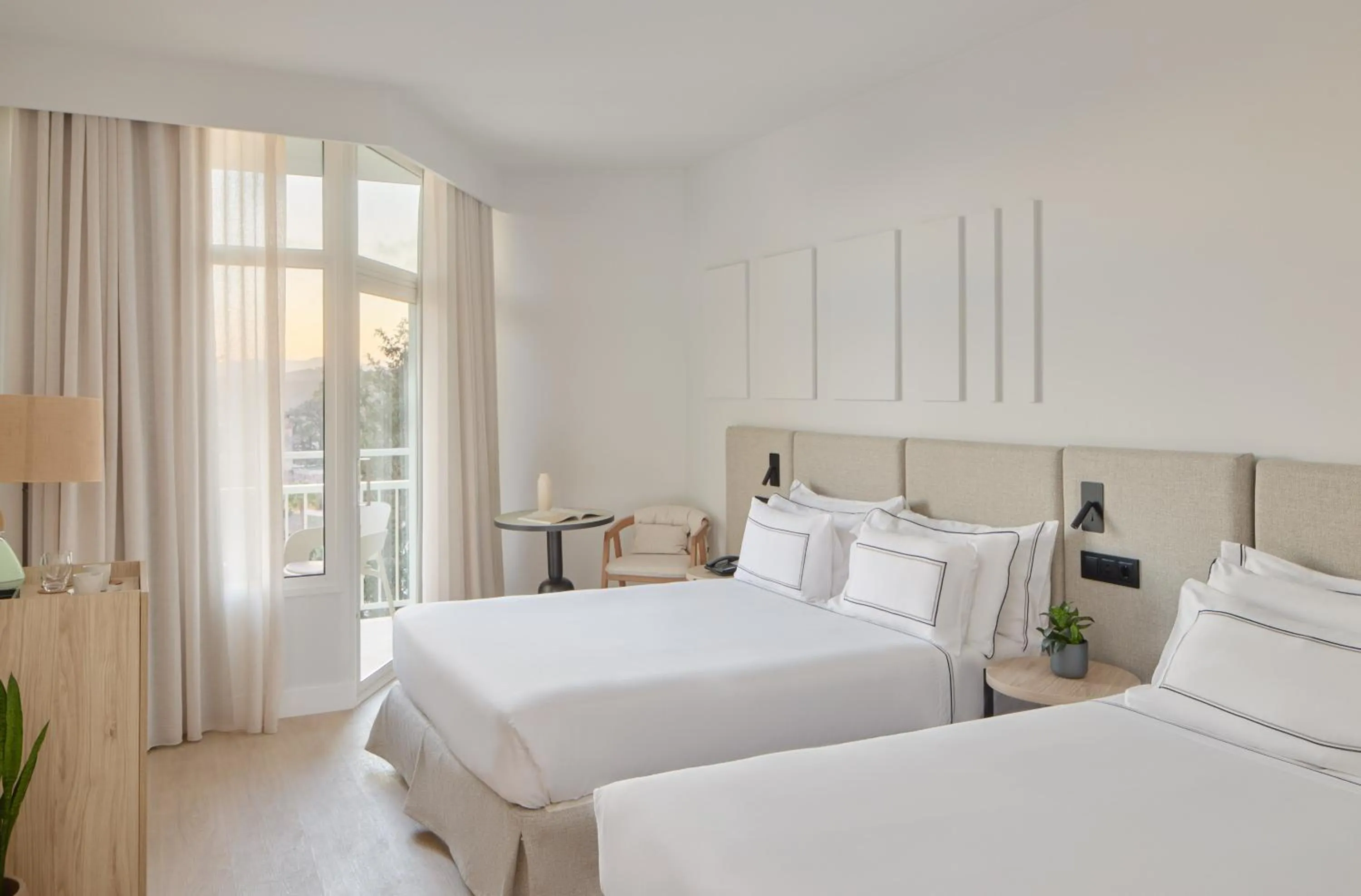 Grand Premium Room (2 Adults + 2 Children) in Meliá Lloret de Mar