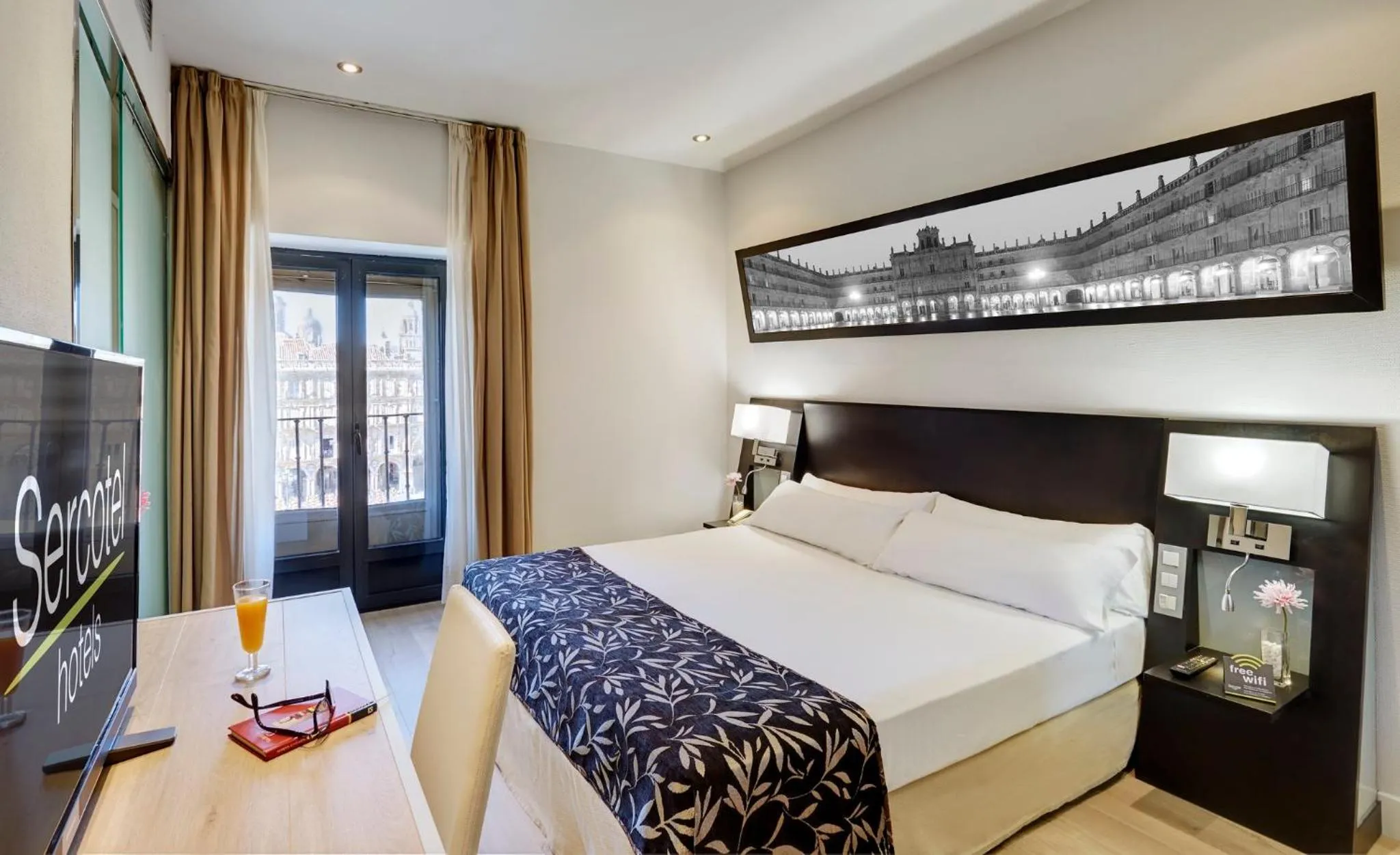 Double or Twin Room with Balcony and Square Views in Sercotel Las Torres