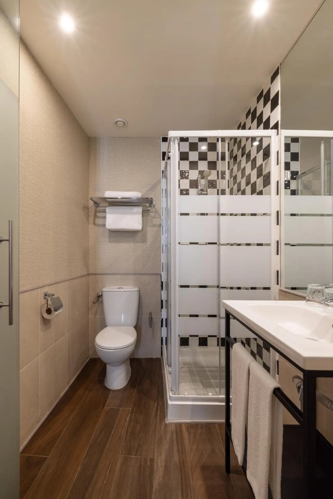 Double or Twin Room (1-2 Adults) in Hotel Avenida Gran Vía