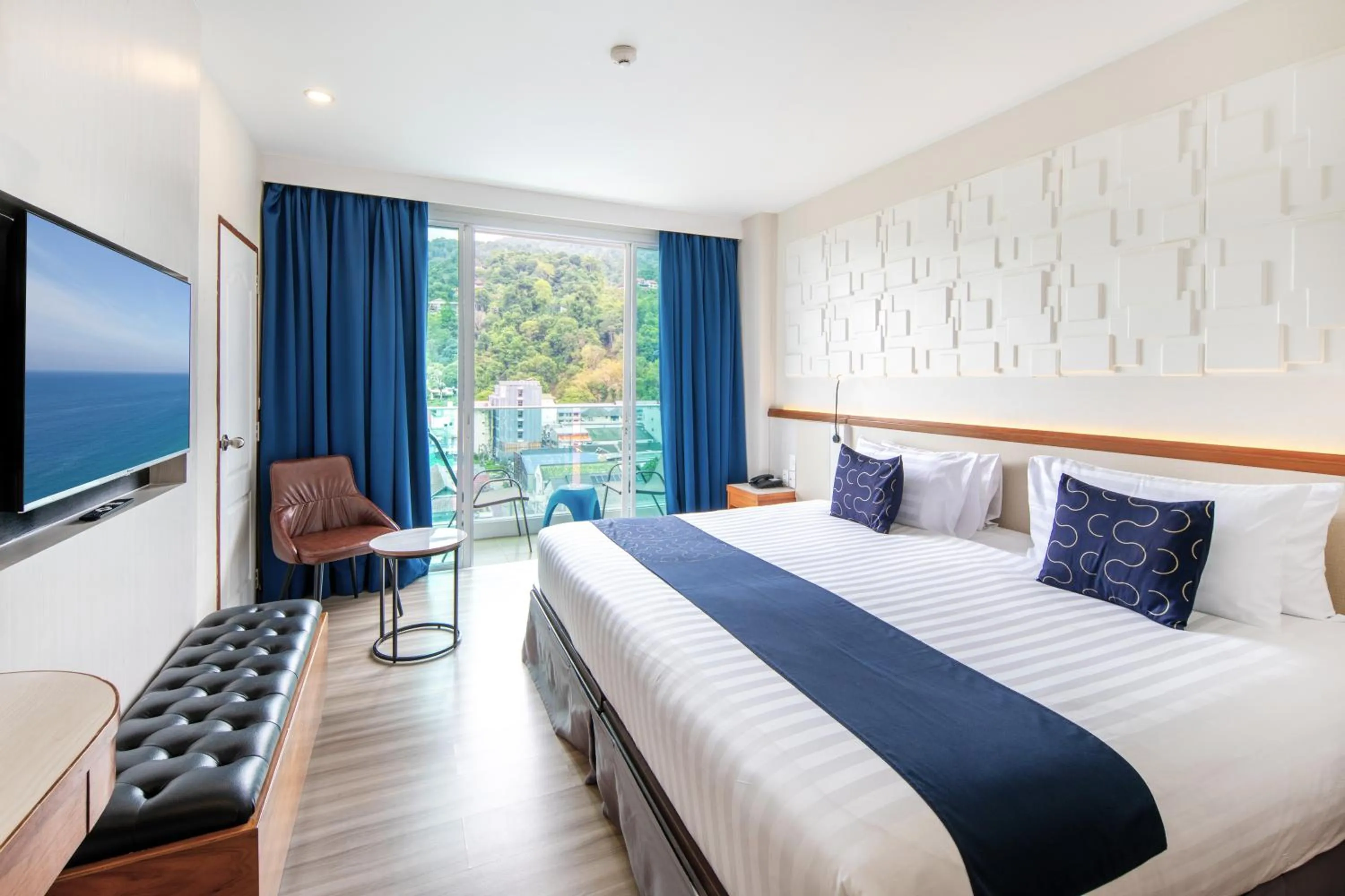 Double Room - High Floor with Views in Sira Grande Hotel & Spa, Patong
