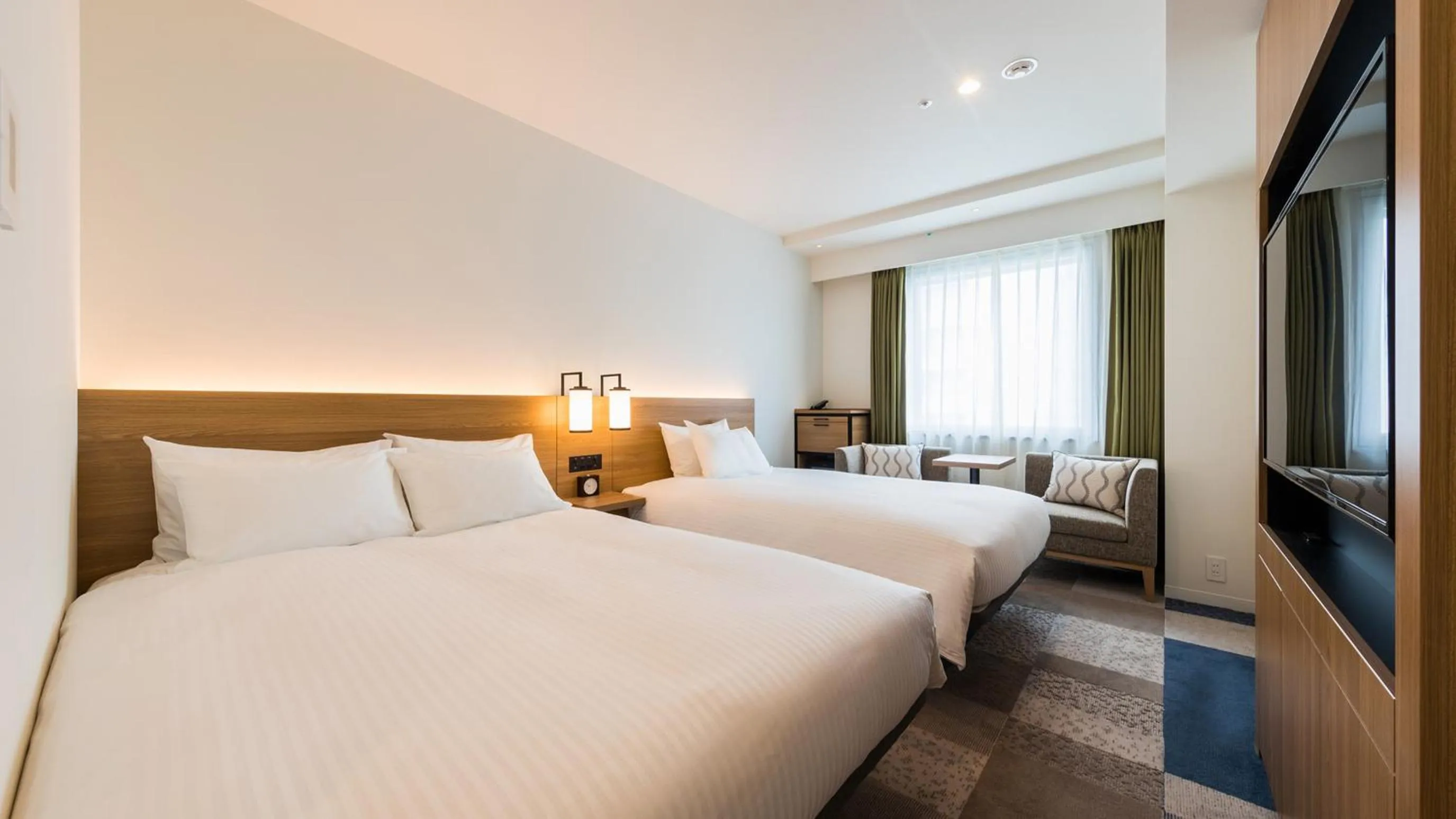 Superior Twin - single occupancy - Non-Smoking - Separate Bathroom & Toilet  for 1 Adult in JR East Hotel Mets Premier Yokohama Sakuragicho