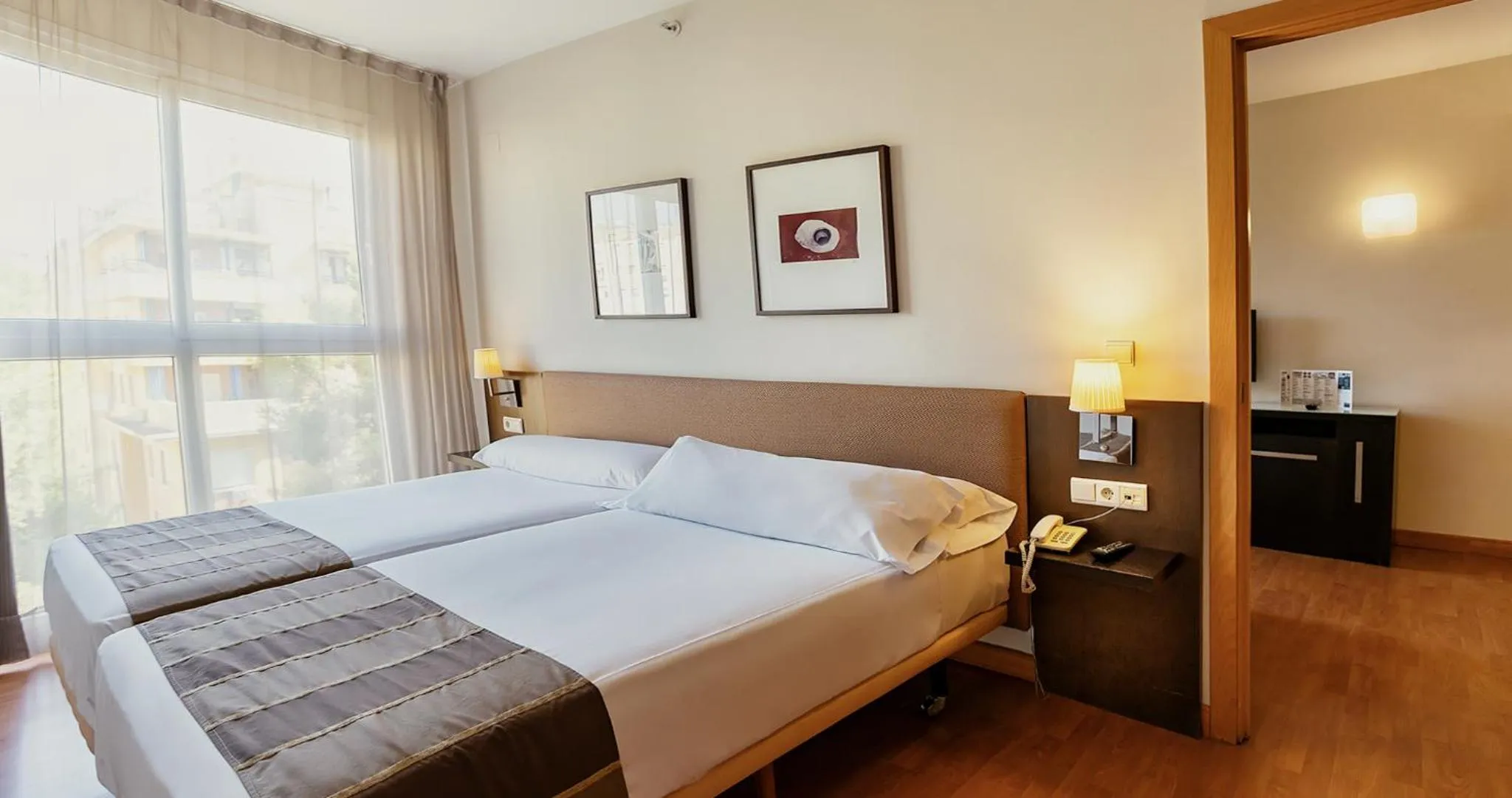 Family Room (3 Adults) in Vértice Sevilla