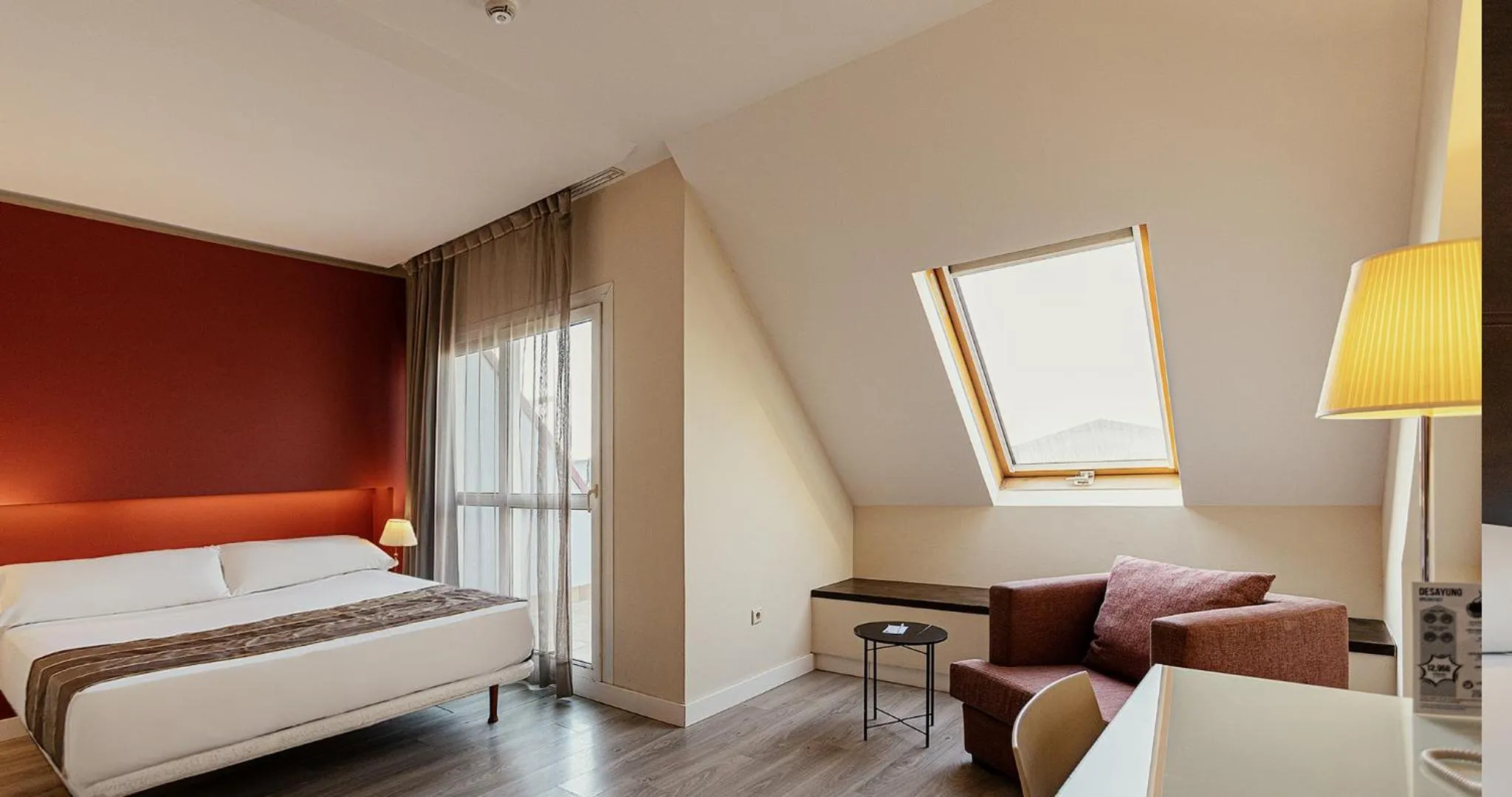 Deluxe Double or Twin Room with Spa Bath in Vértice Sevilla