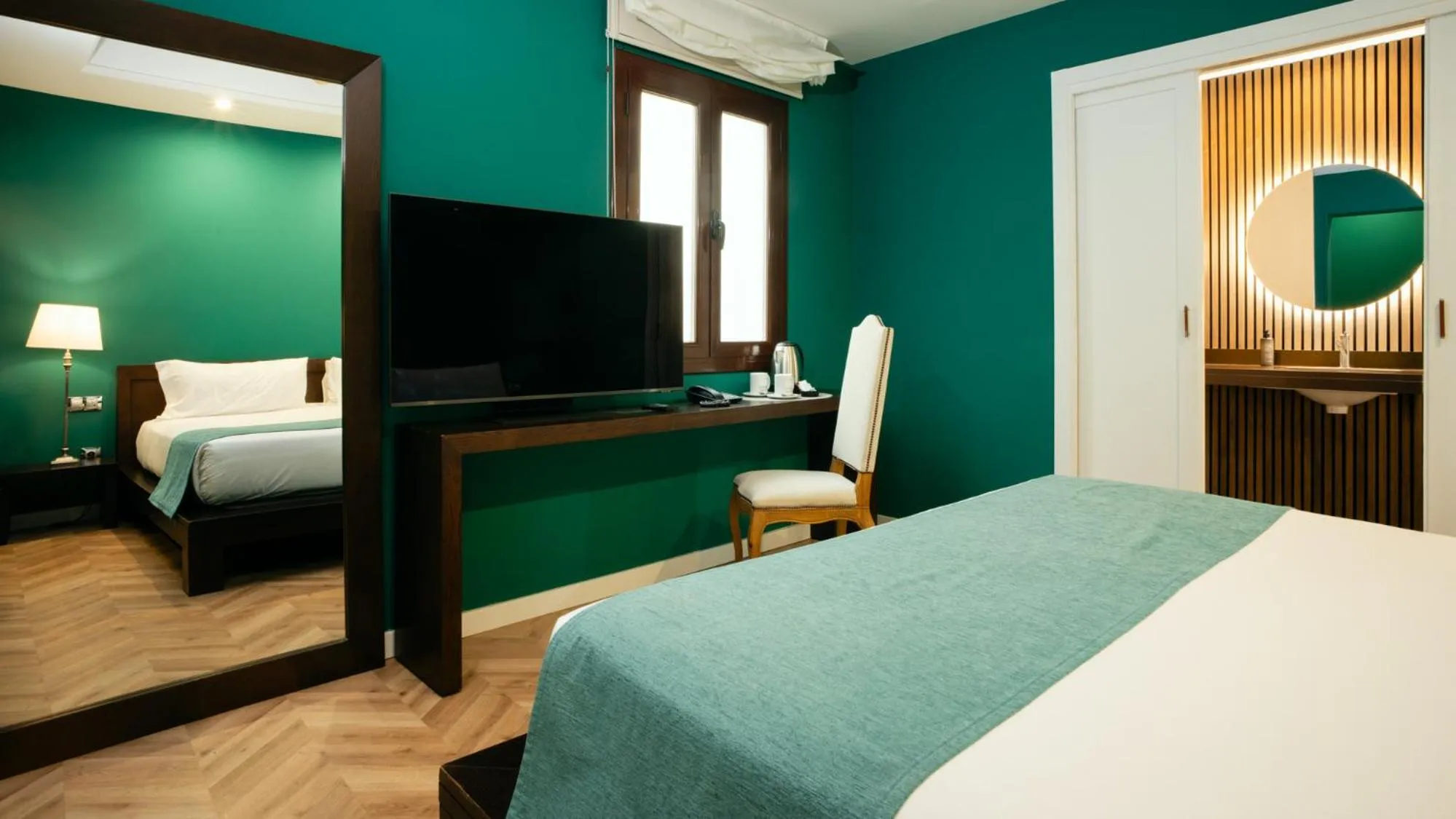 Interior Small Single Room in Hotel Ramblas Internacional