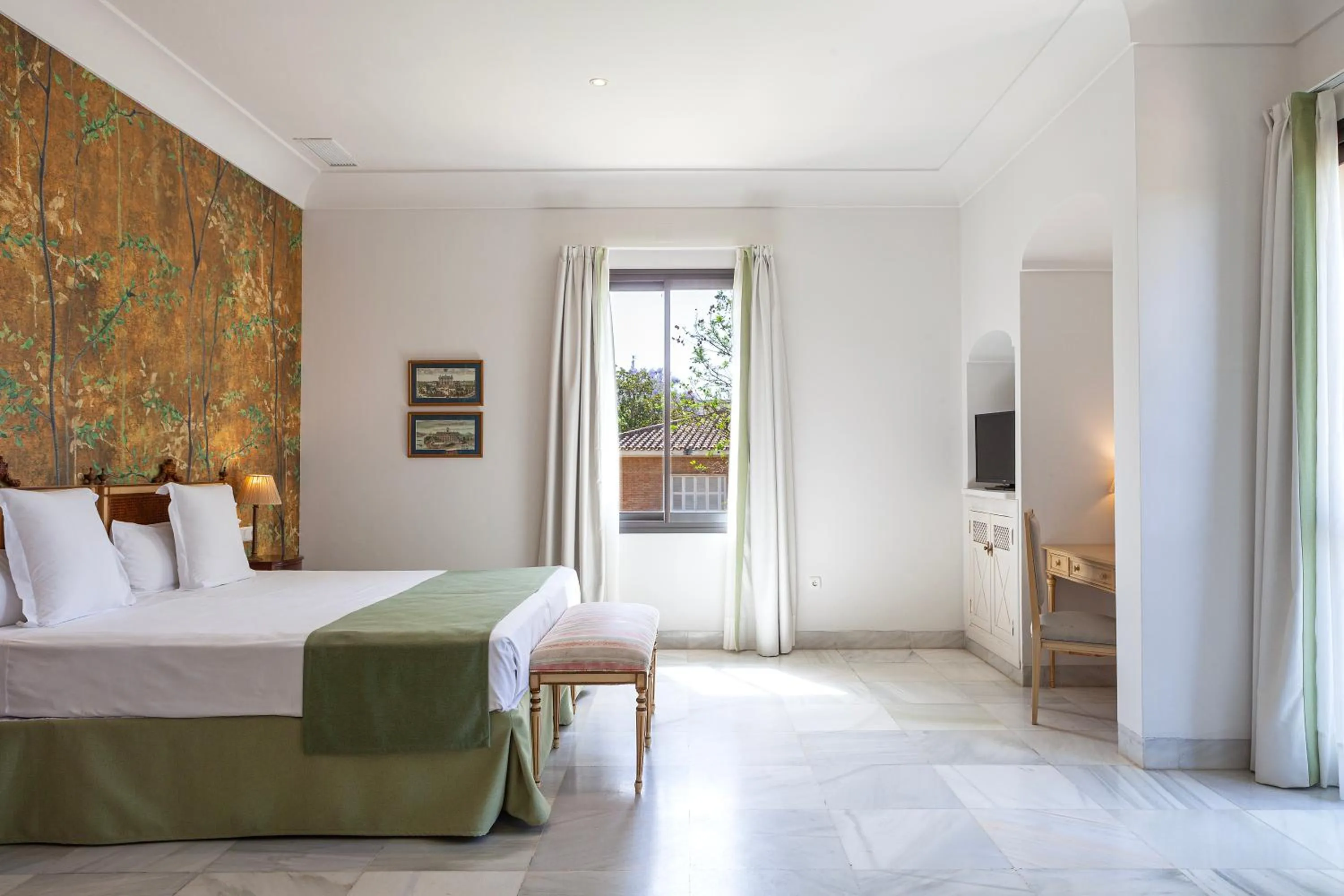 Junior Suite with Garden View in Villa Jerez