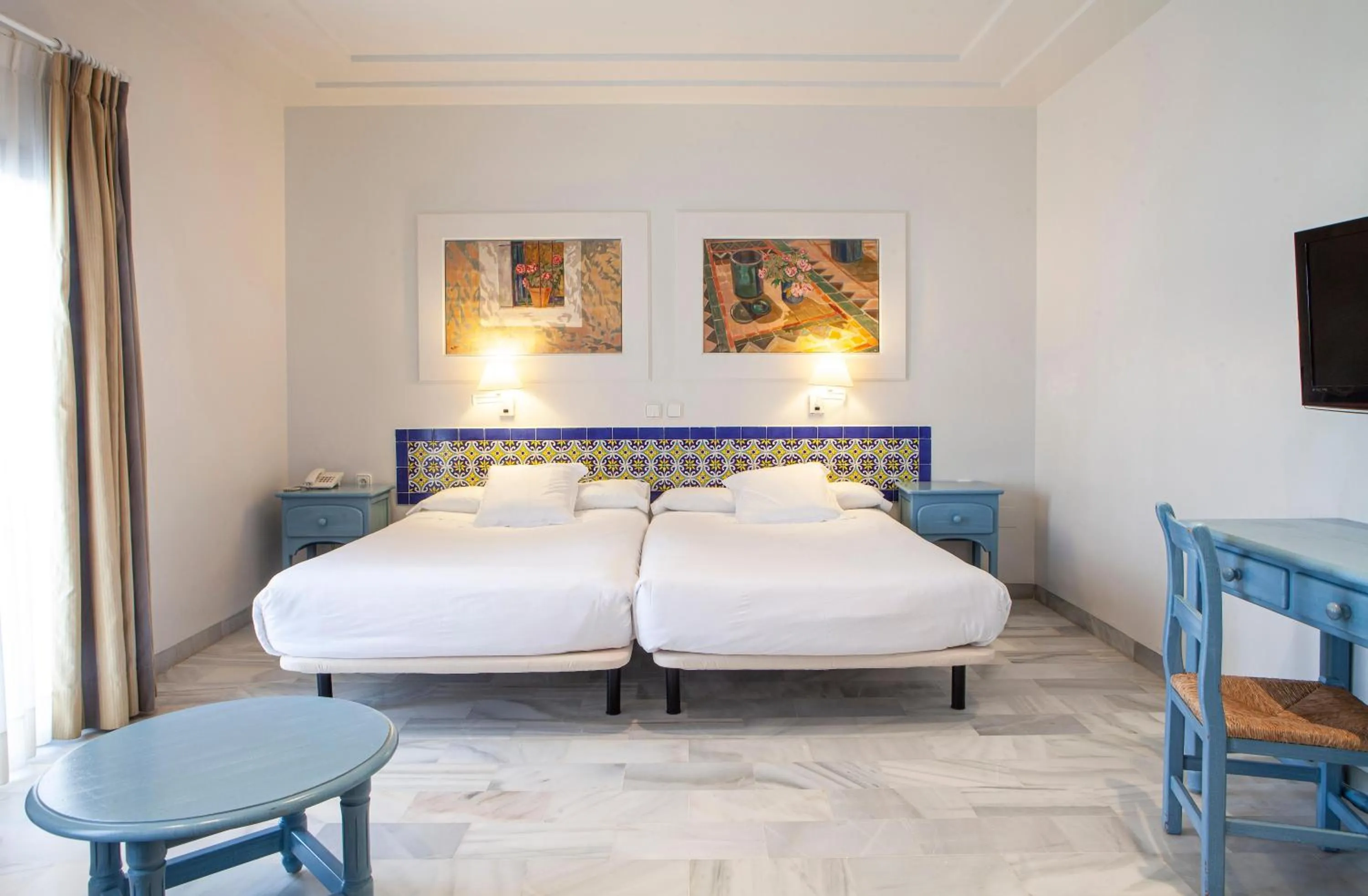 Superior Triple Room in Playa de la Luz