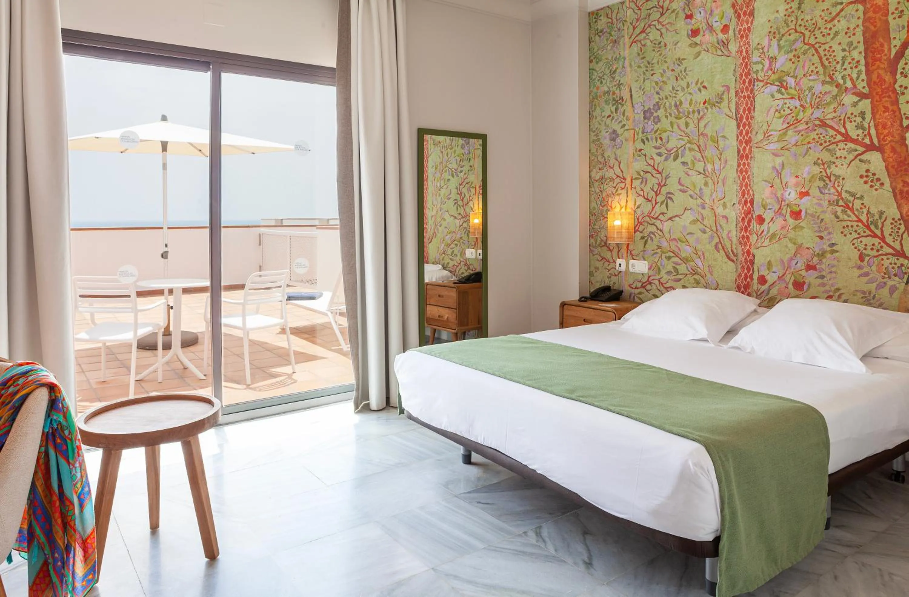 Triple Room with Sea View in Hotel Duque de Najera