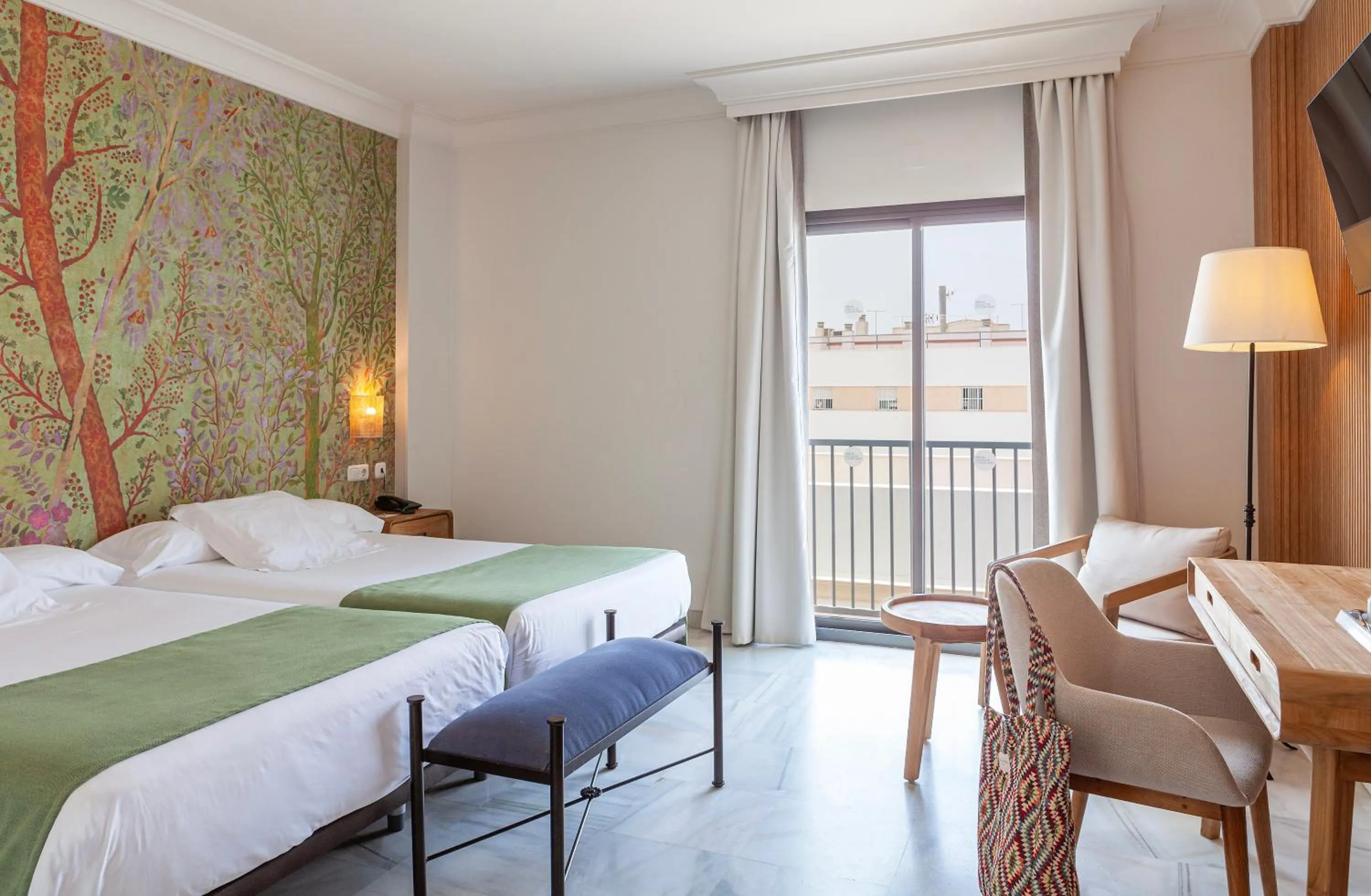 Classic Triple Room in Hotel Duque de Najera