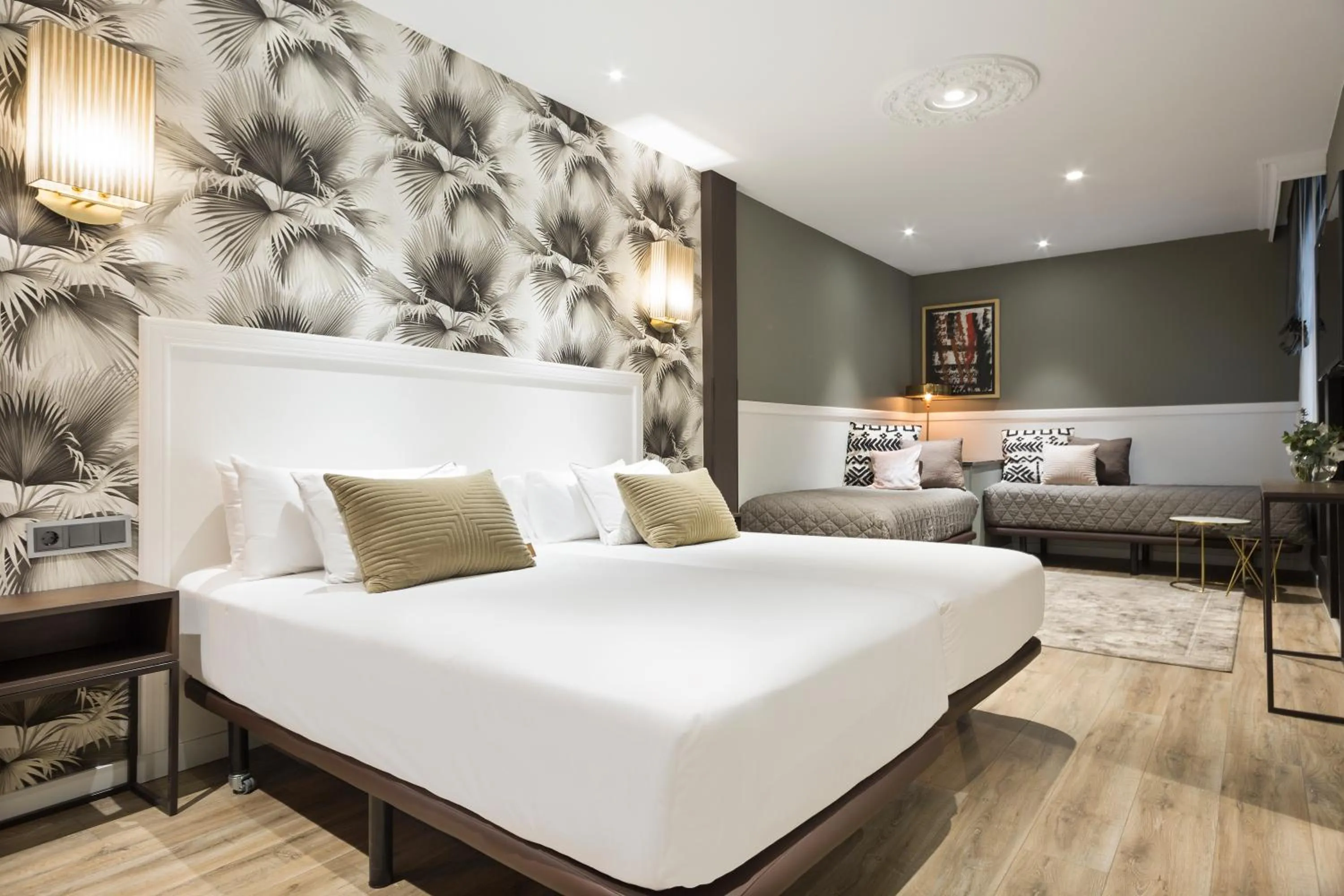 Quadruple Room in Acta Splendid