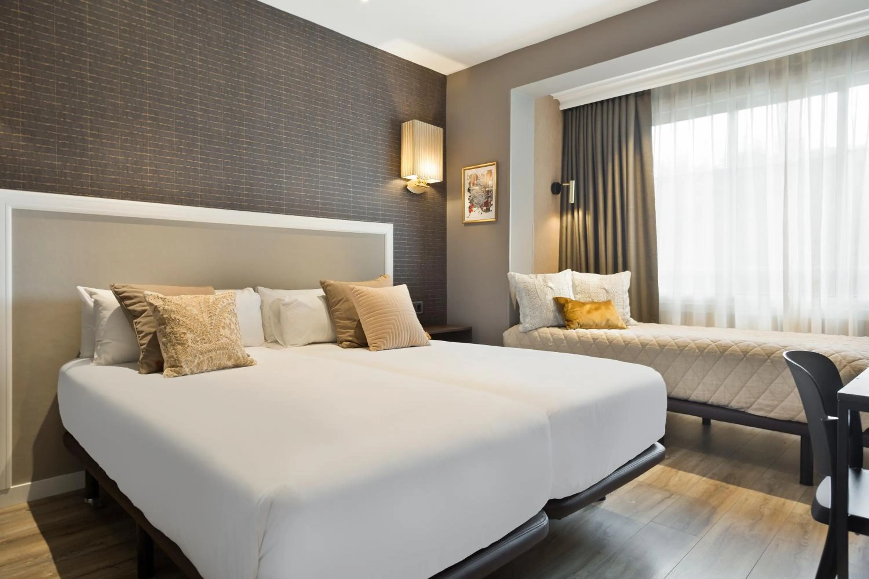 Superior Triple Room in Acta Splendid