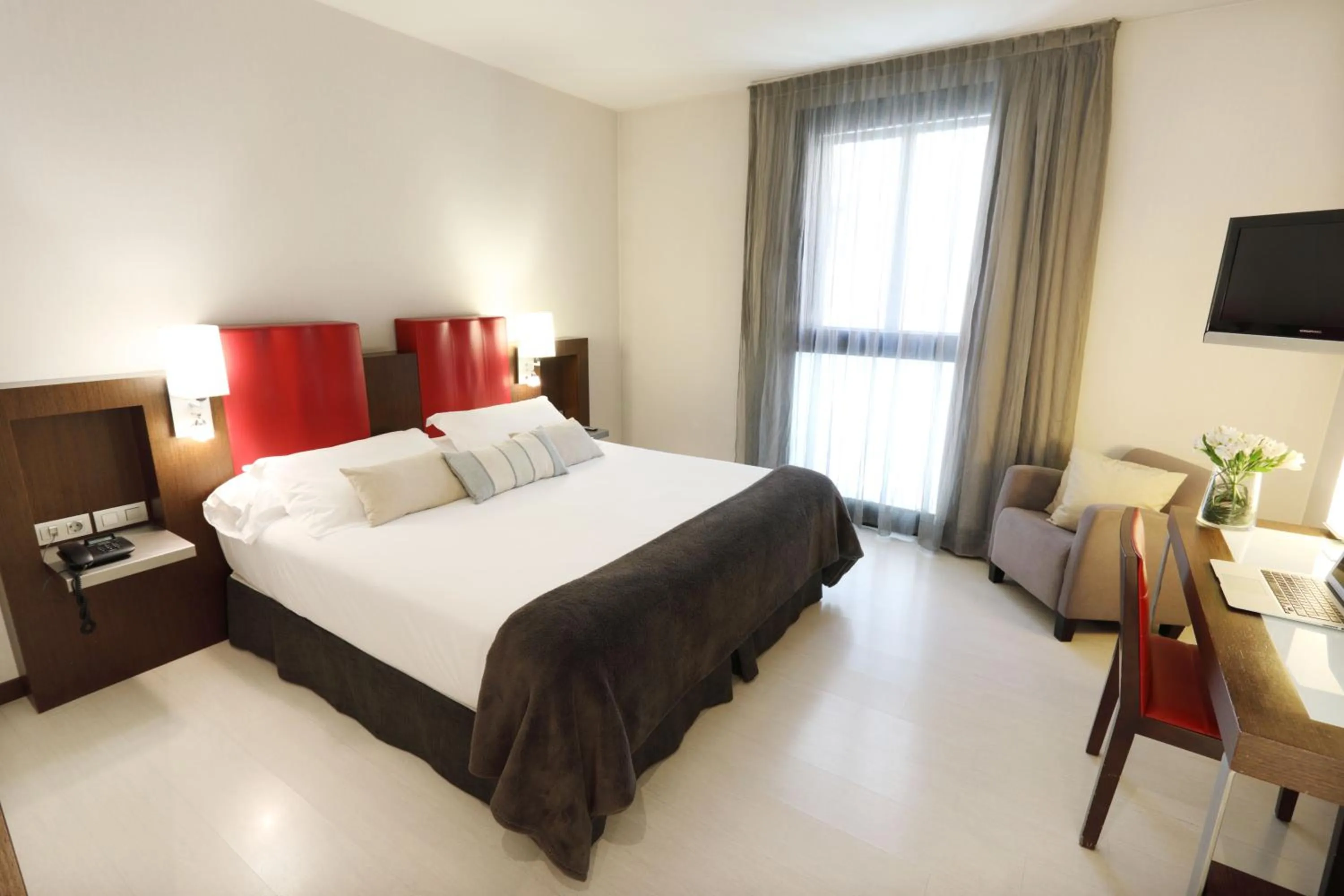 Double or Twin Room for Single Use in Ciutat de Girona