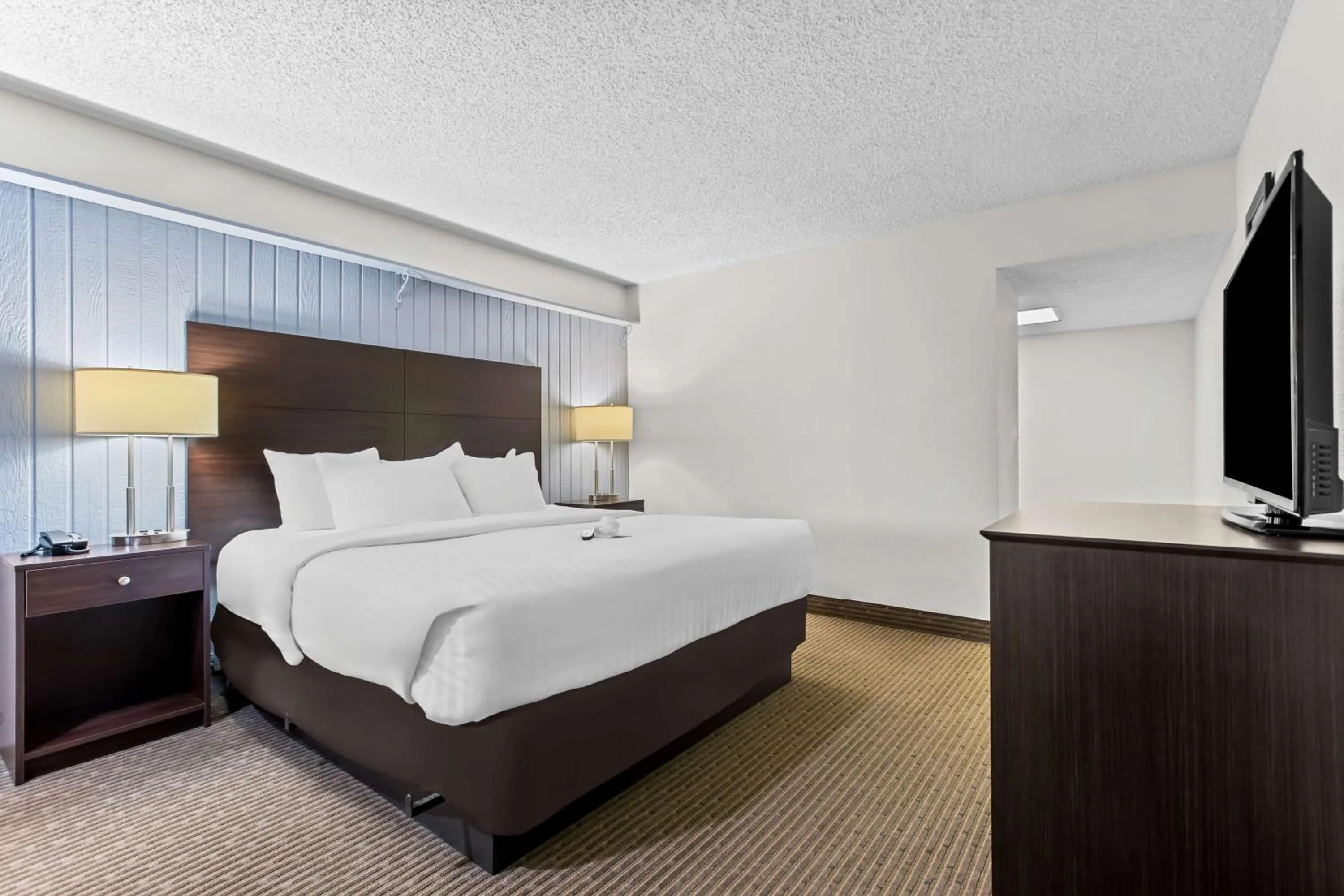 Three-Bedroom Family Suite in Best Western Downtown Casper Hotel