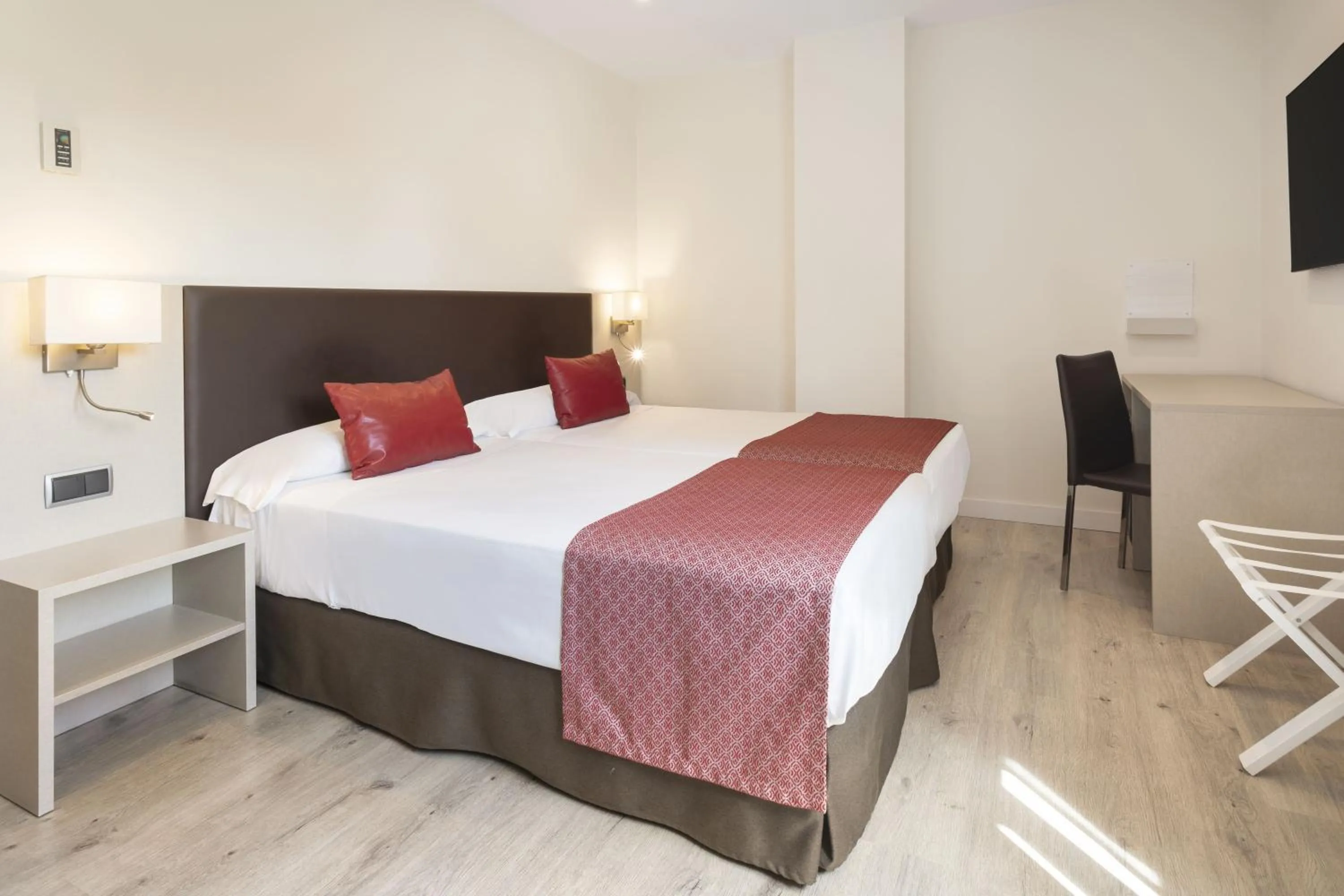 Double Room in Catalonia Hispalis