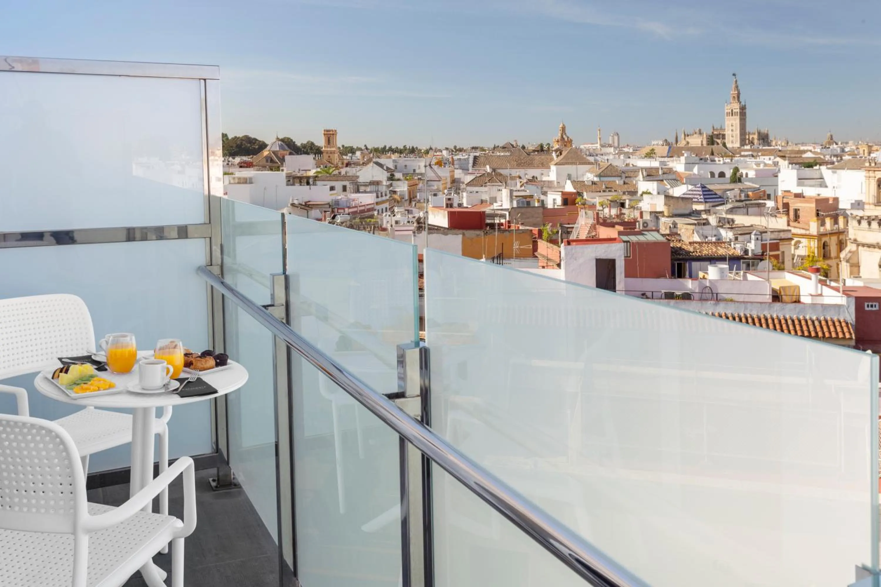 Premium Room with Terrace and View in Catalonia Giralda